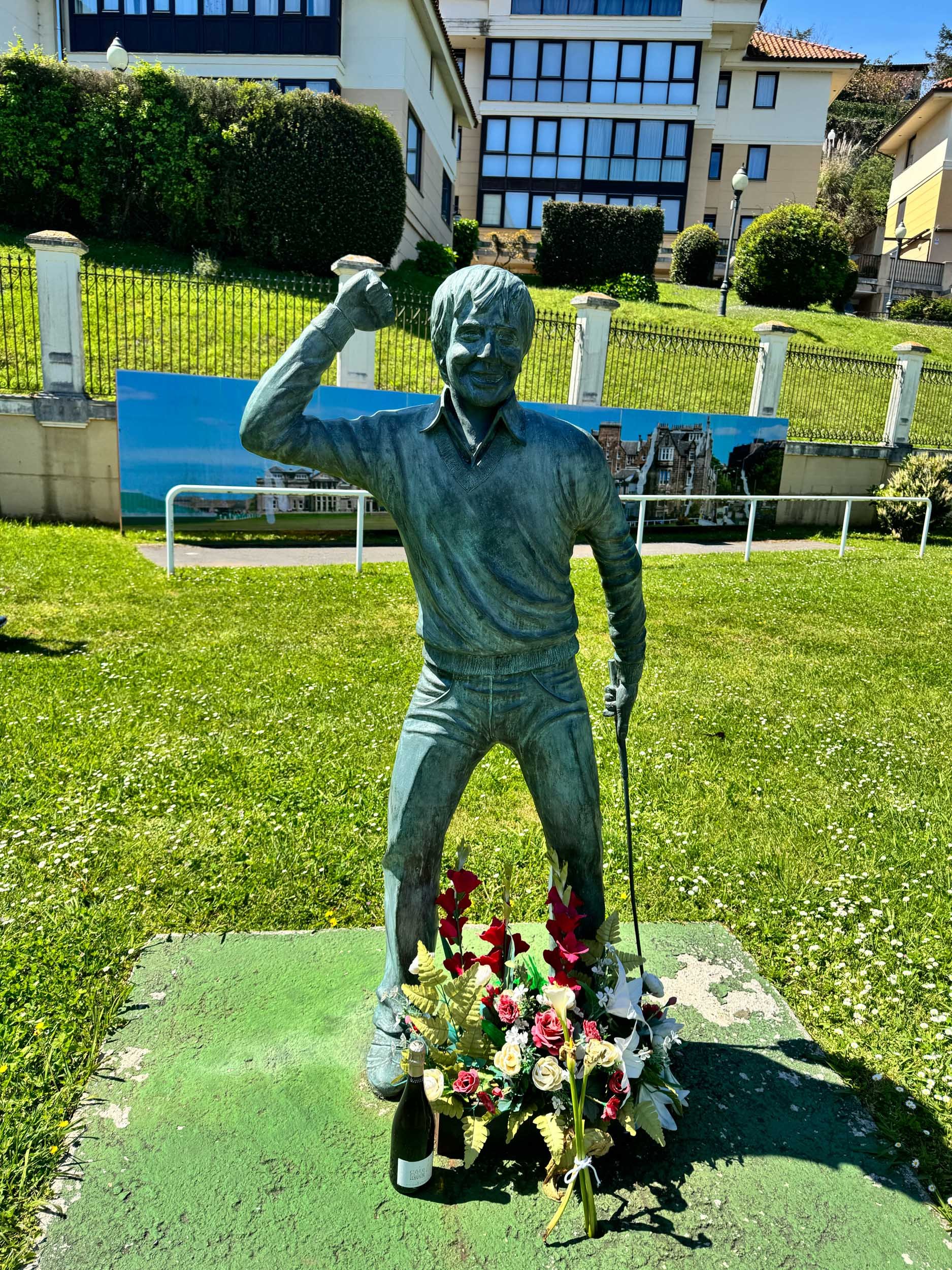 9_Seve_Statue.jpg