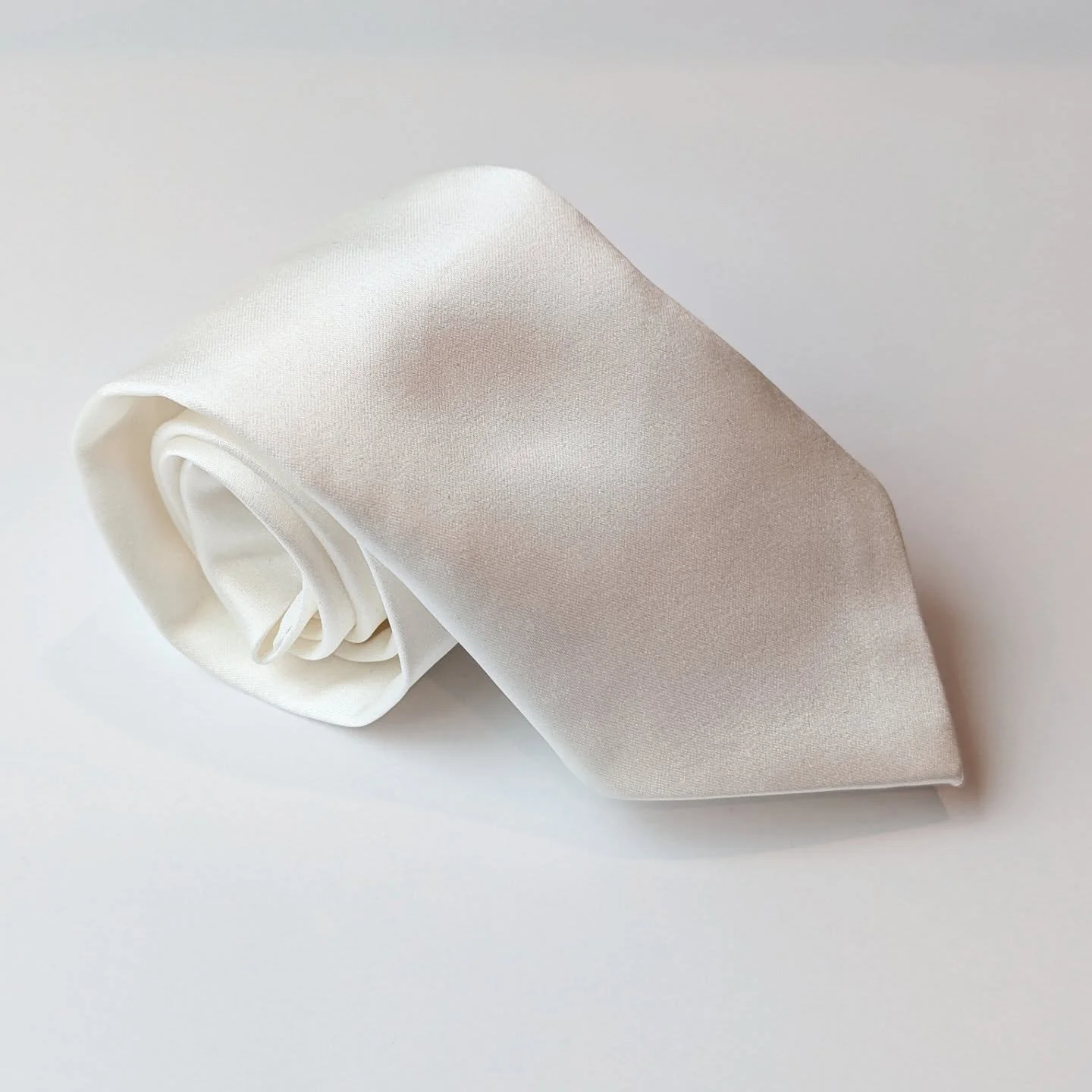 Is your wedding dress sitting in a box in the back of your closet? (mine is🫣) This customer asked me to make a tie for her son's first communion from...her wedding dress.😳

I told her, &quot;Well, I have never made a tie, but I will find a pattern 