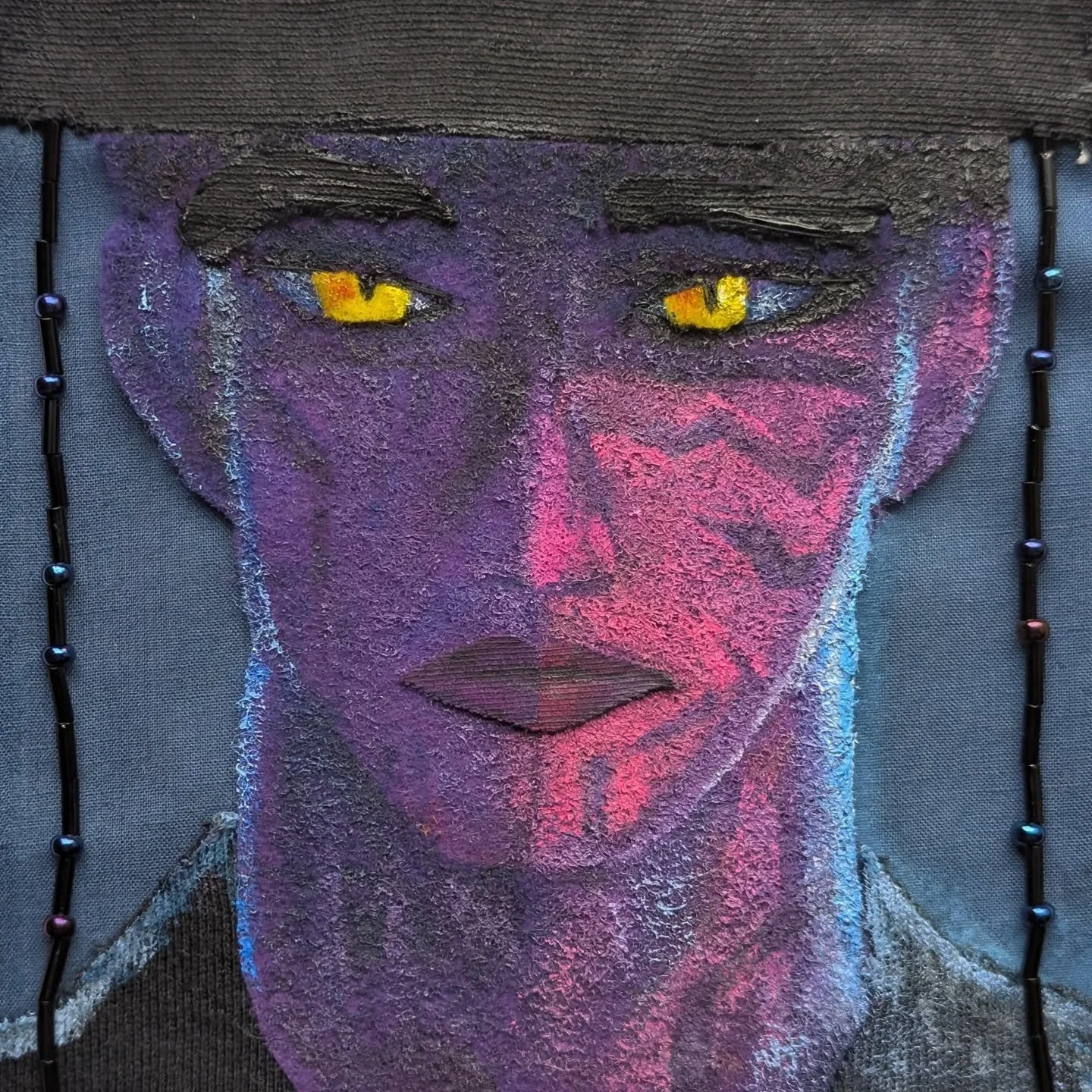 Day one of the #villainsartcollab25 hosted by @wildnmystic!😈🖤

Jinu in fabric, felt, acrylic paint, thread, and beads. A different vibe from my normal sewing posts, and a fun challenge to paint something realistic instead of my preferred lines and 