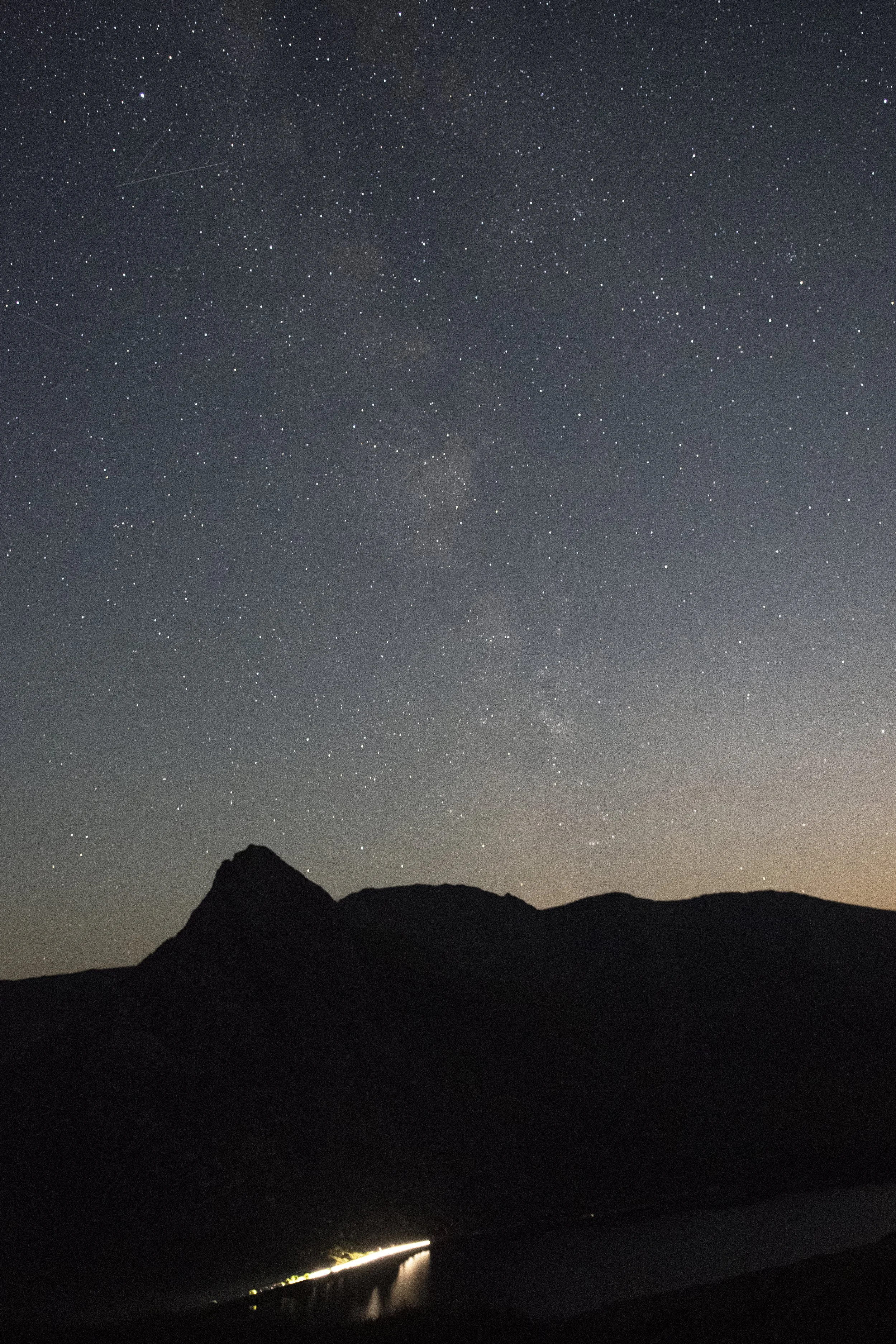 Milkyway over tryfan .jpg