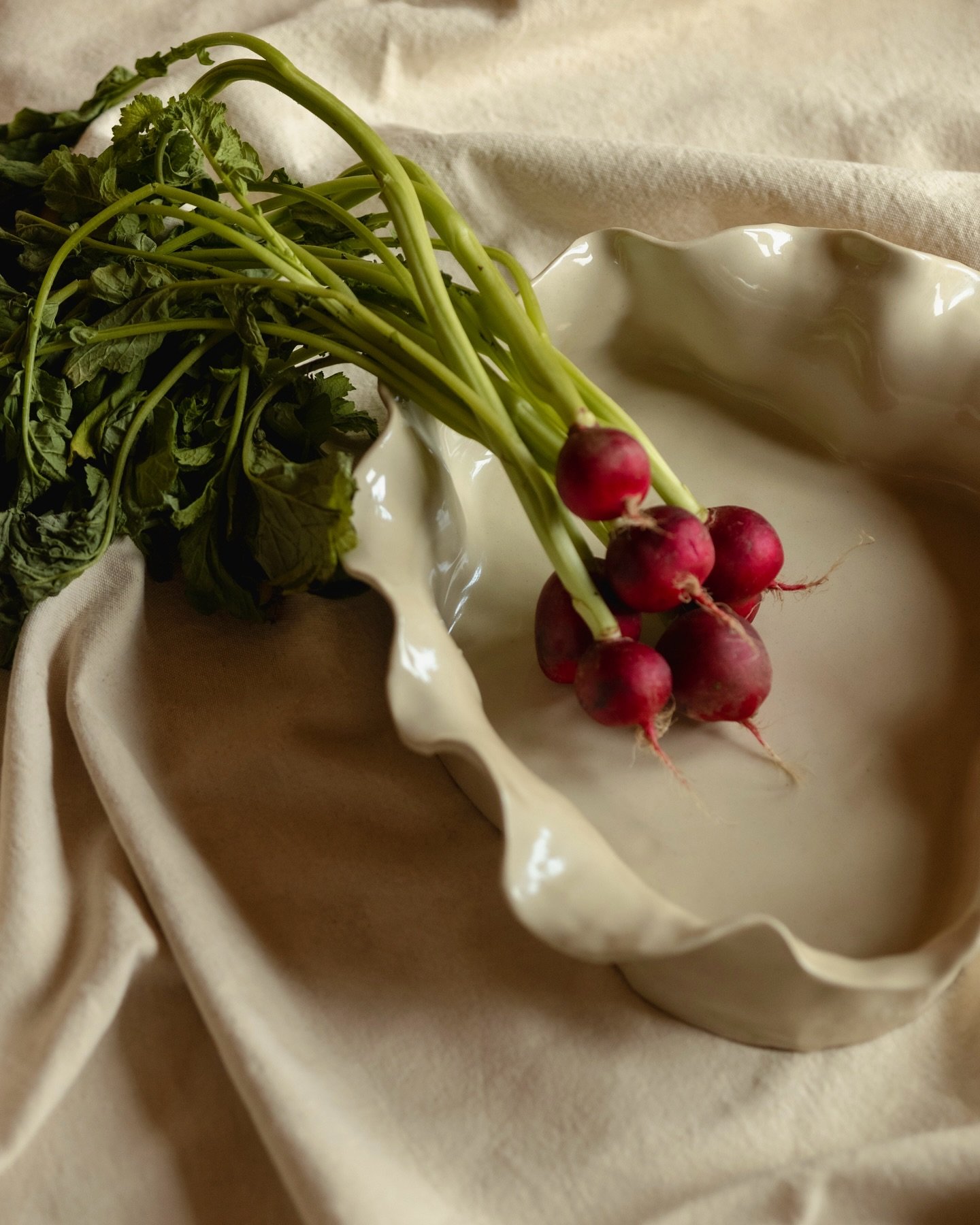 Product photography for a ceramic artist. 

The goal: make each photo feel like the product is handmade just like the veggies are hand picked. 

Shot for @marthamonicaceramics, partner member of T+C.