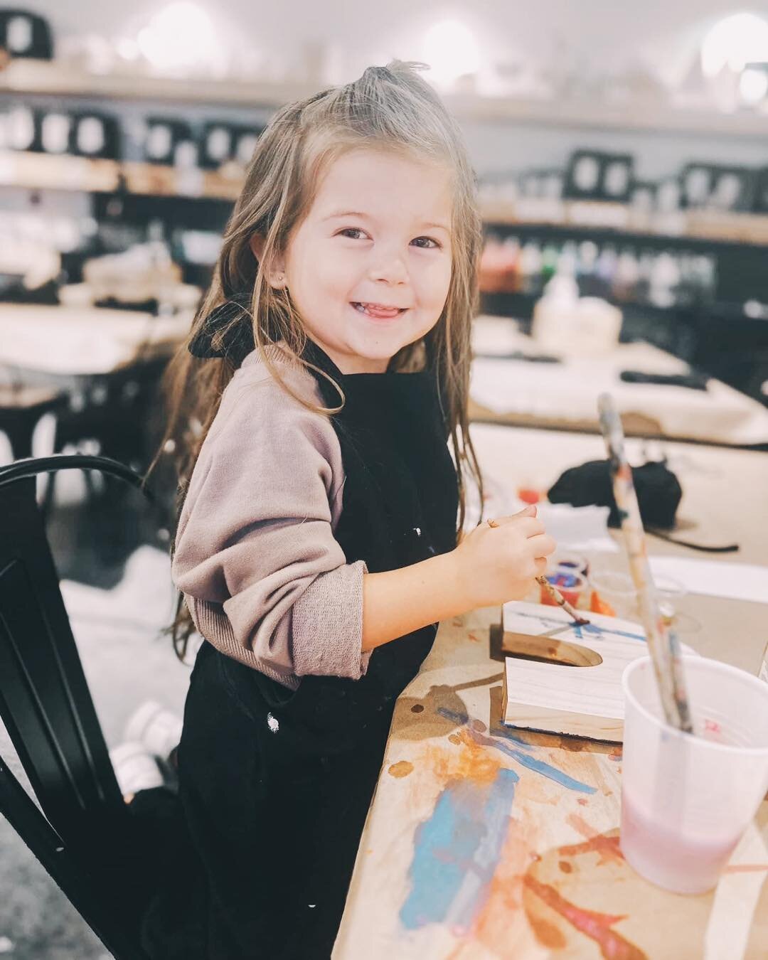 Creative Culture is the perfect place to bring kids of all ages!

Did you know that painting improves younger children fine motor skills?  They're building finger, wrist and hand strength, while improving their hand-eye coordination.
.
.
.
#discoverk