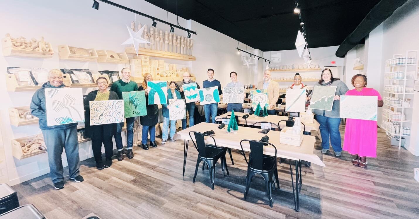 Creative Culture is the perfect place to host a team building / team bonding event!

This group had such a great time being extra creative  and working together today while doing the Plaster Art Kit. This group decided for everyone to make their own 