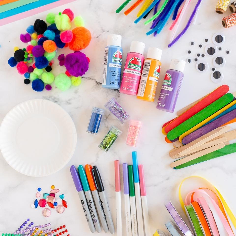 Looking for the perfect place to celebrate your next event? Look no further! Creative Culture Leawood and Westport are open and ready to host! Choose from a pick your own project where guests can choose any project they would like, or choose from our