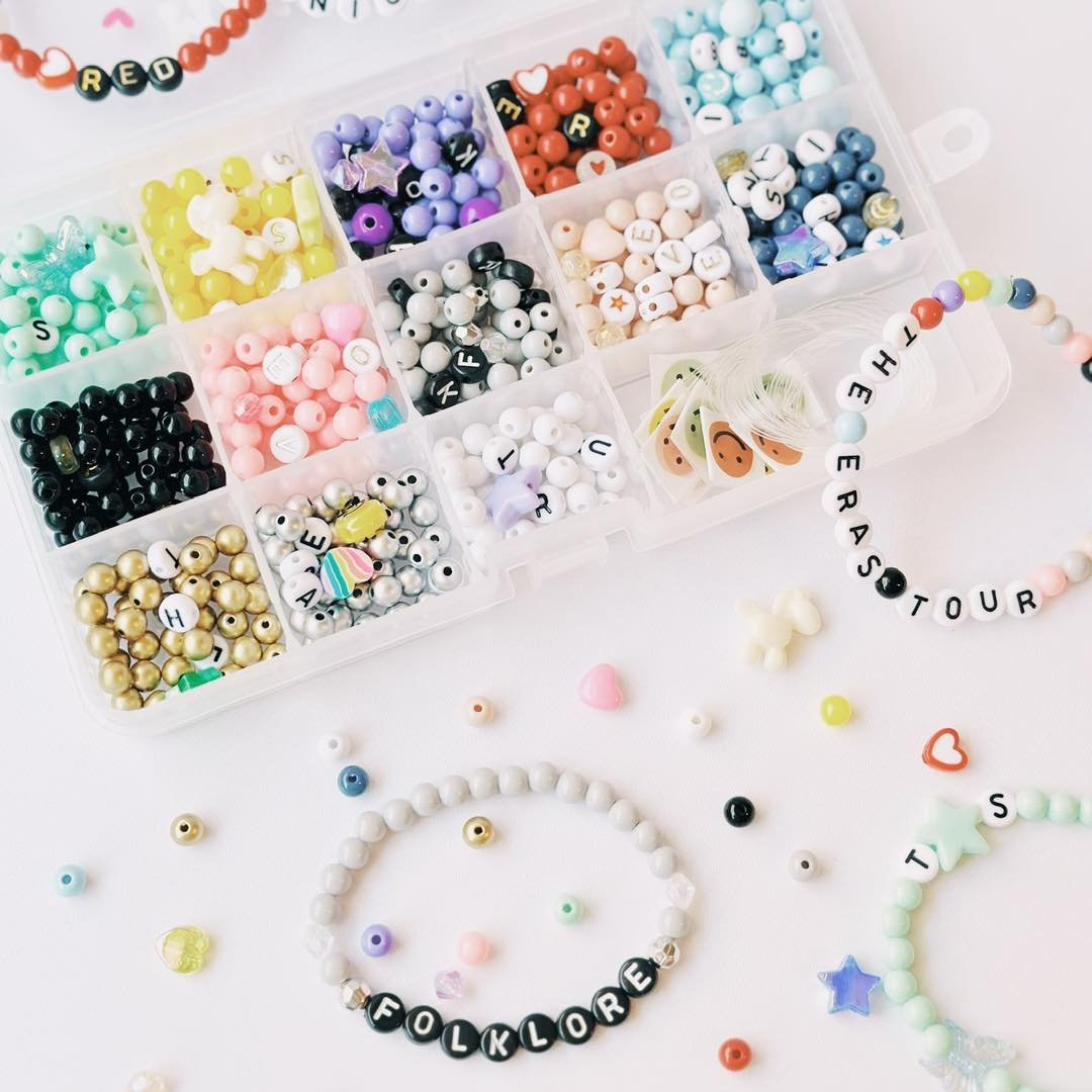Are there any swifties out there!?! We have a bead bar now available in studio for you to create custom friendship bracelets! Come get your craft on! 
.
.
#dıy #cream #artworks #artoftheday #artgallery #kansascitymo #makersofinstagram #diycrafts #diy