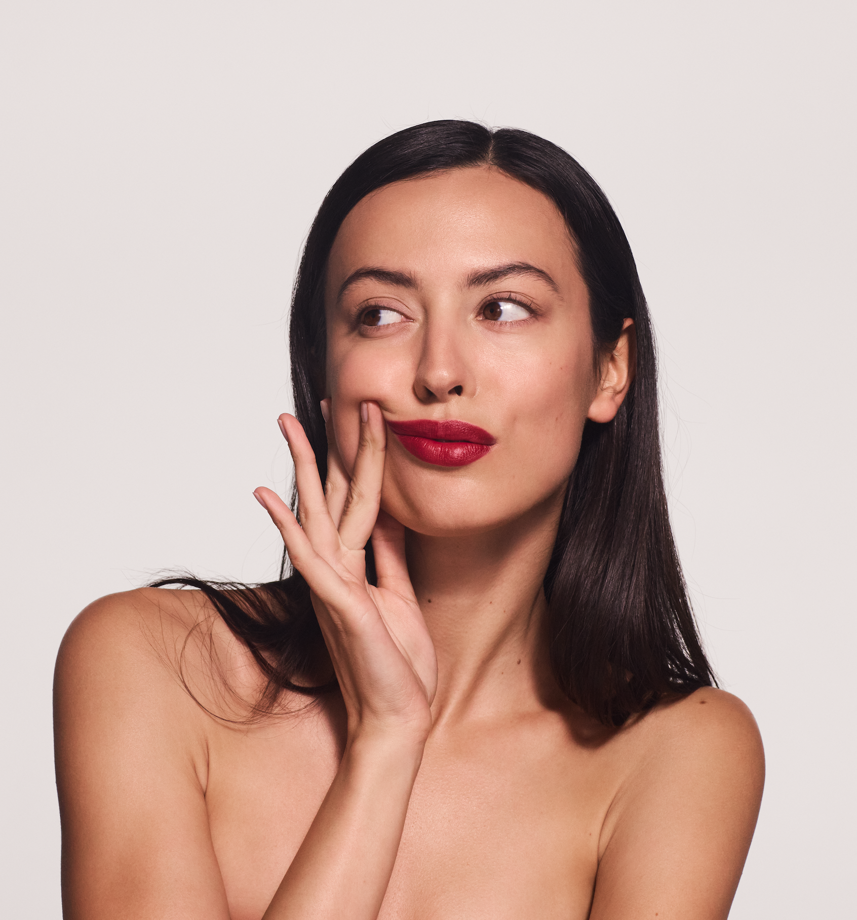 Lip Crayon 02 cherry - 1583 copy.png