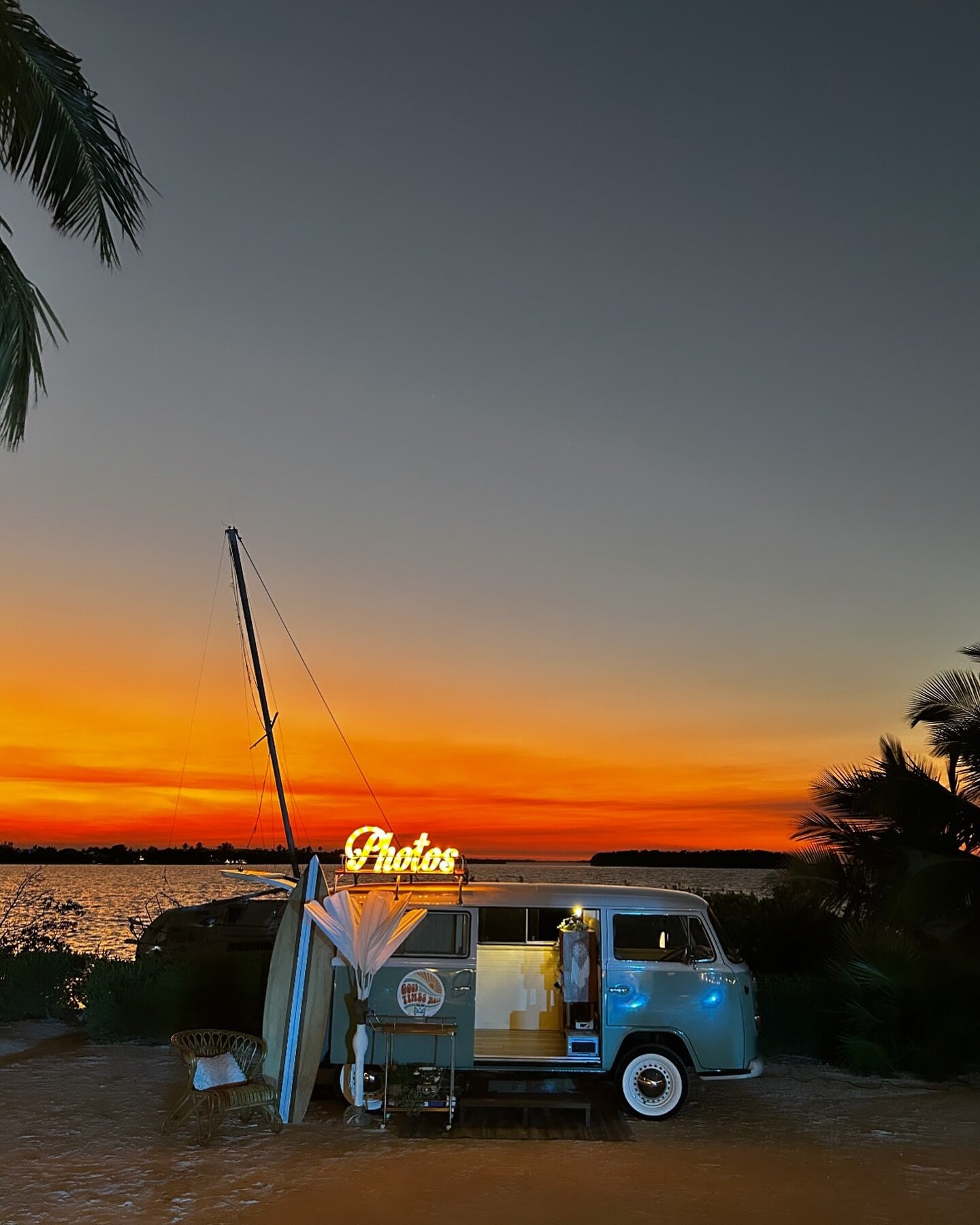 You can&rsquo;t beat the sunsets at the beautiful Key Largo Lighthouse! One of the best wedding venues in Key Largo! 
@keylargolighthousebeach 
#weddingvenue #wedding #keylargo #sunset #vw #vwbus #volkswagen #photobooth #weddingphotography #weddingin