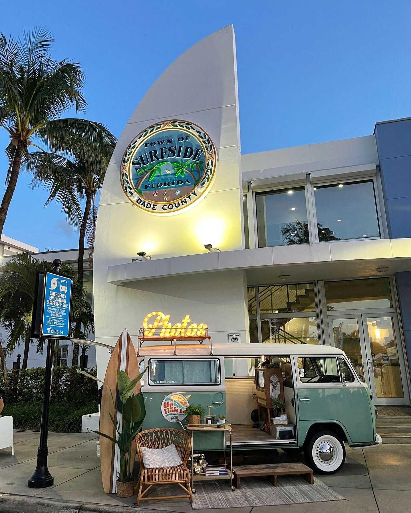 Surf Food Fest in Surfside, FL did not disappoint! We can&rsquo;t wait for the next one 🏄&zwj;♂️
#photobooth #surfside #florida #floridalife #foodfestival #vw #vwbus #volkswagen