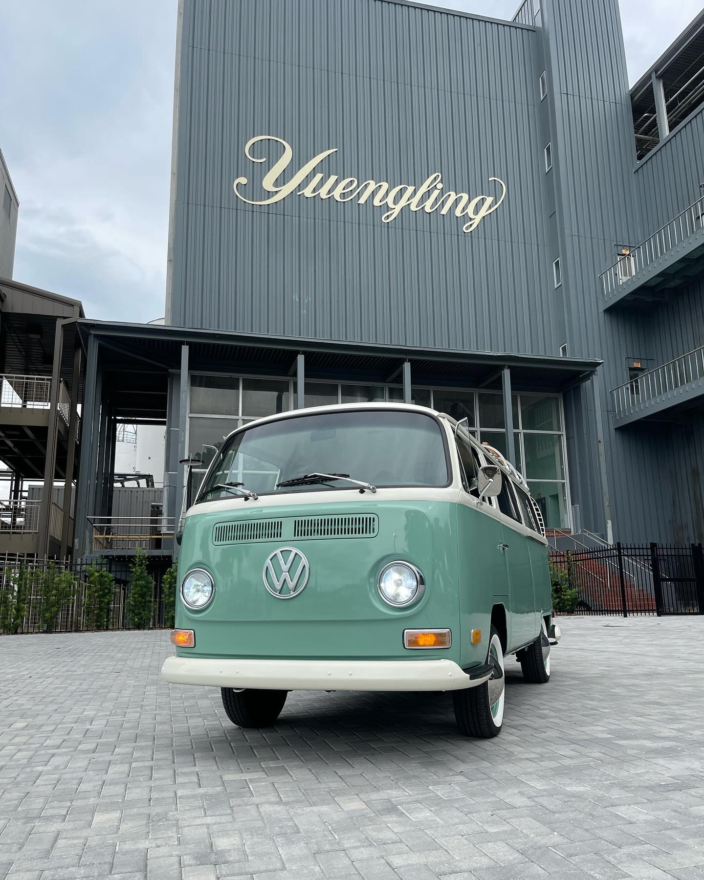 Great time celebrating Oktoberfest at @yuenglingtampa. Big thanks to @yuenglingtampa @posiesflowertruck and Local Volks for putting this event together. 
#vw #vwbus #vwfamily #yuengling #oktoberfest #volkswagen