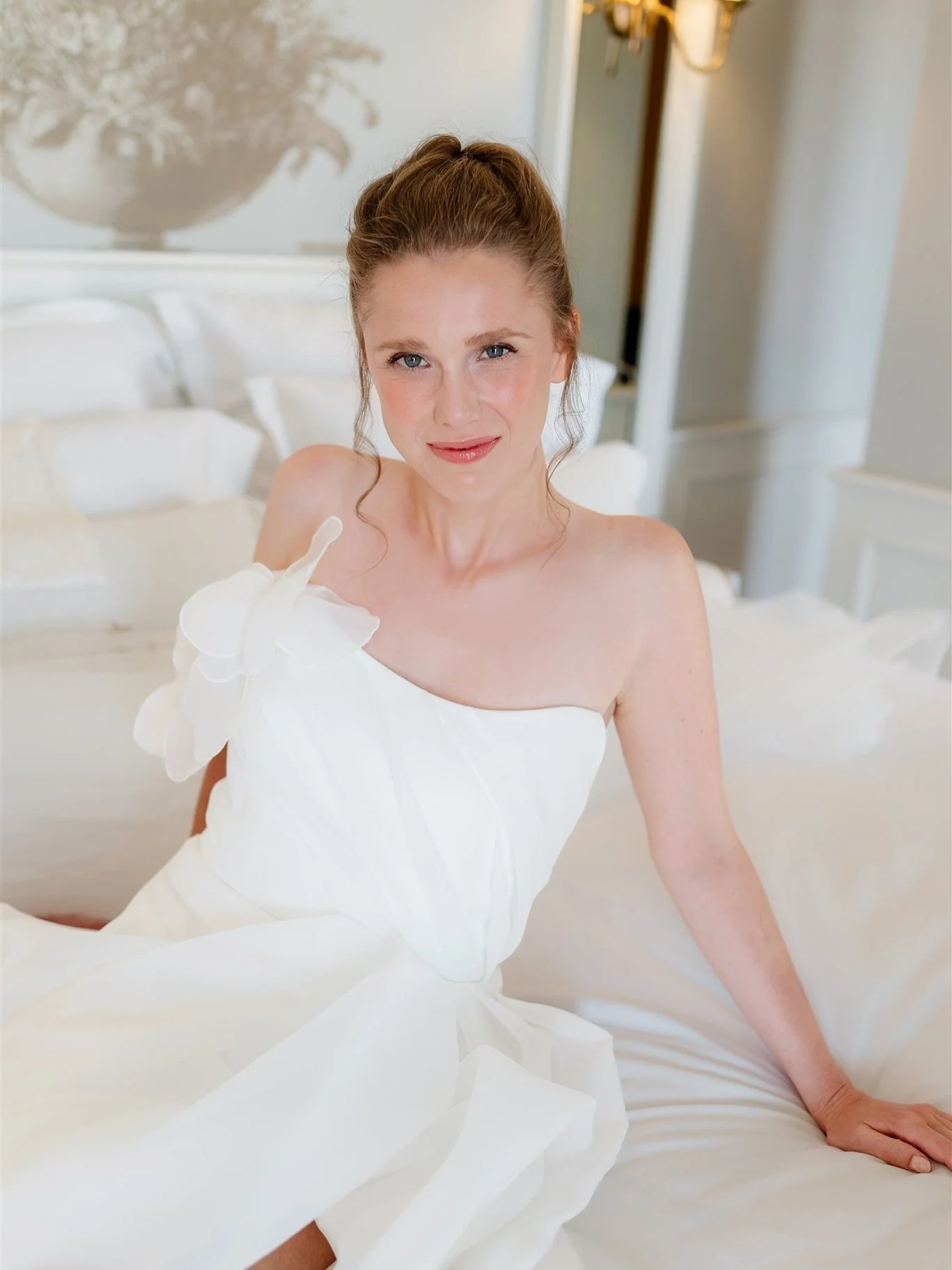 A portrait of refinement, understated yet commanding. Cecilia redefines classic, timeless bridal beauty🤍

Bride: @saint_cece 
Planning and coordination: @studio_cvit 
Venue: @beachclubhvar @suncanihvarweddings 
Hotel: @palace_elisabeth 
Flowers: @st