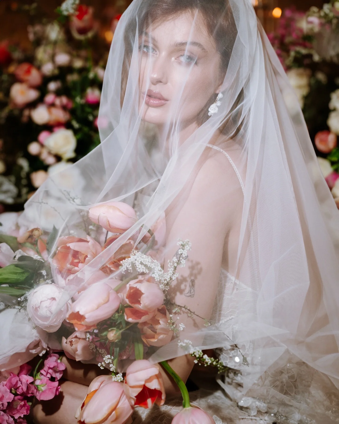 Wrapped in lace🤍

Photographer: @rebornweddings 
Workshop Hosts &amp; Photographer: @hopestudio.de 
Planning &amp; Concept: @hopestudio.de @klaudiapopic.events 
Organization &amp; Event Design: @klaudiapopic.events 
Flowers: @josa_floral_storytellin