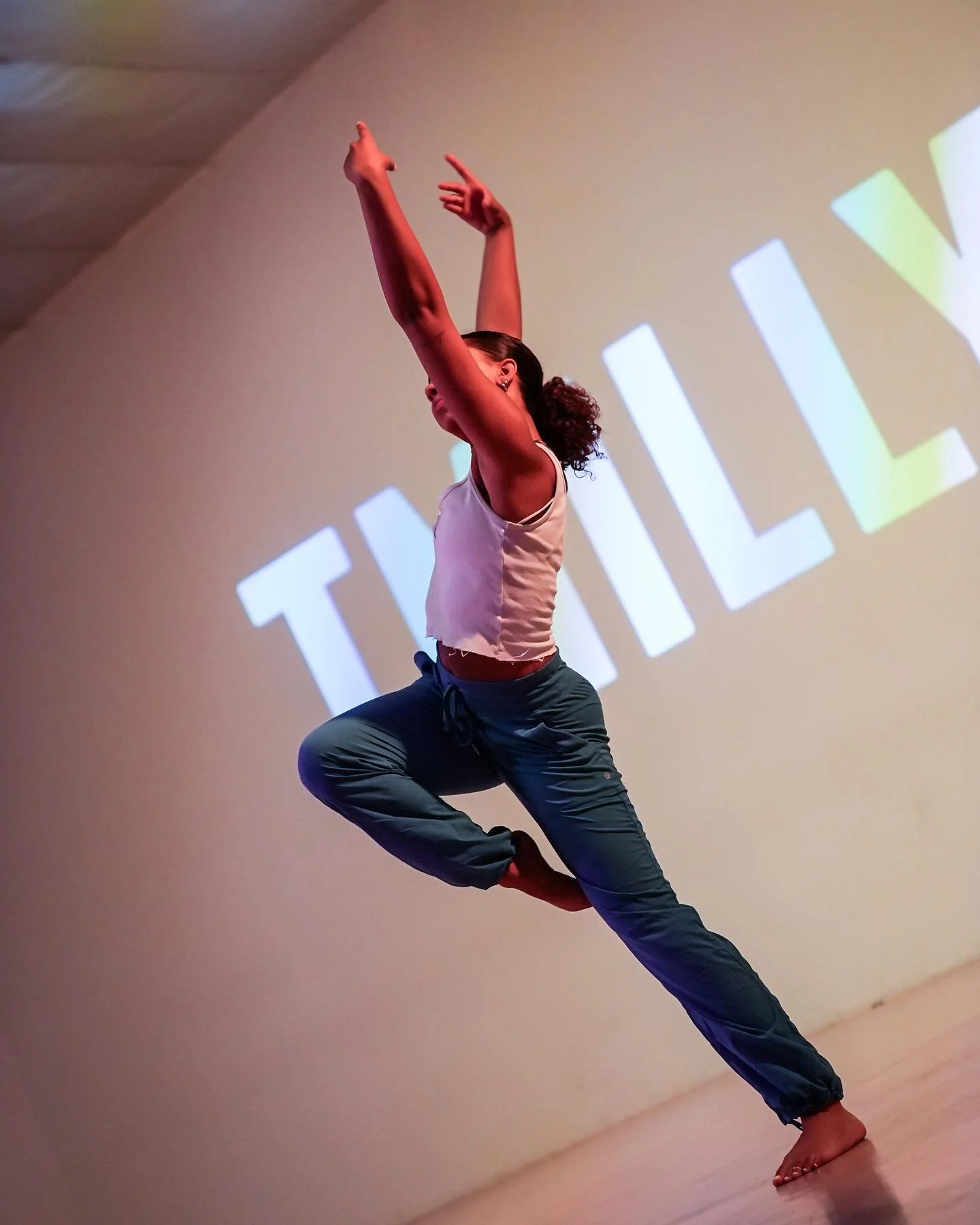 &hearts;️
Los Angeles are YOU ready to DANCE!?! 

MASTERCLASS TONIGHT!!! 
Co LAJC Director @jackiesleight 
🗓️ Wednesday, September 18th
⏰ 7:00-9:00 PM 
Sign up for class on the @tmillystudio app!!

📸: @biglightstudios @beccathecreator 
@tmillystudi