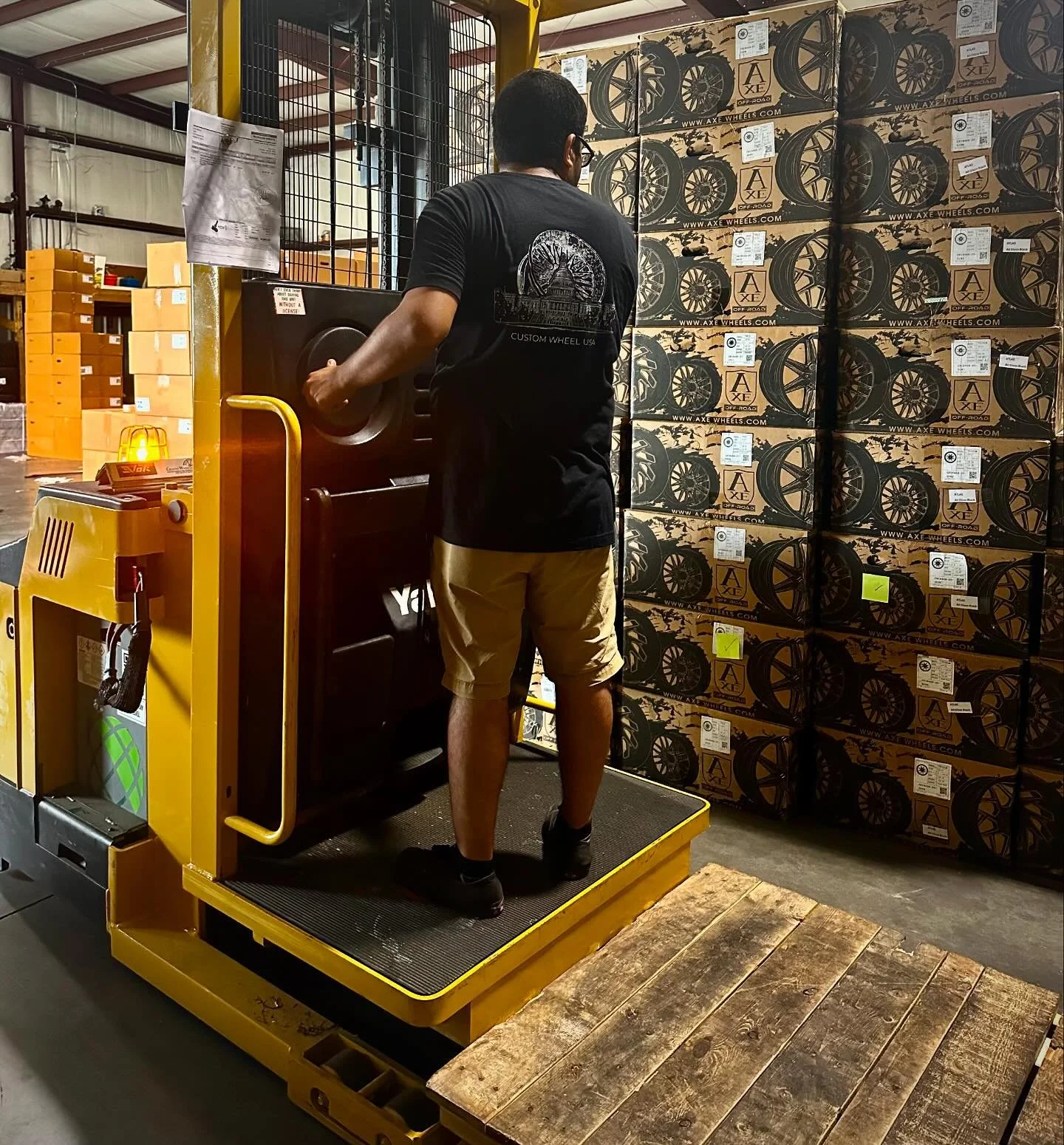 Our guys are the best ! So thankful to get to work with such a good group of guys and gals! #customwheelusa #axeoffroad