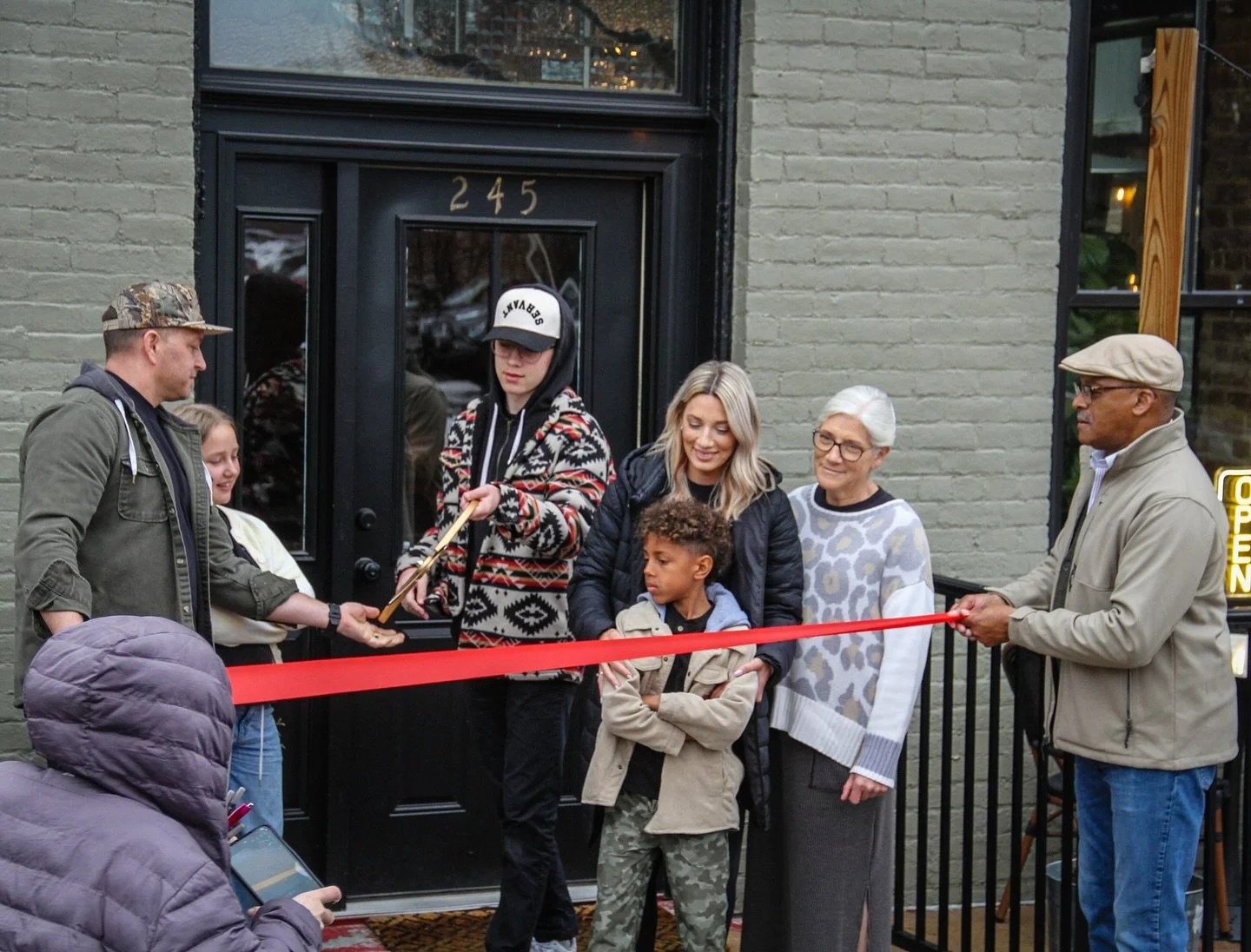 Yesterday community members gathered to officially cut the ribbon ✂️ and welcome @fieldandfeast_ to the Dayton community! Stop by and check out their seasonal menu on Thursdays and Fridays to celebrate the harvest of the valley with locally inspired 