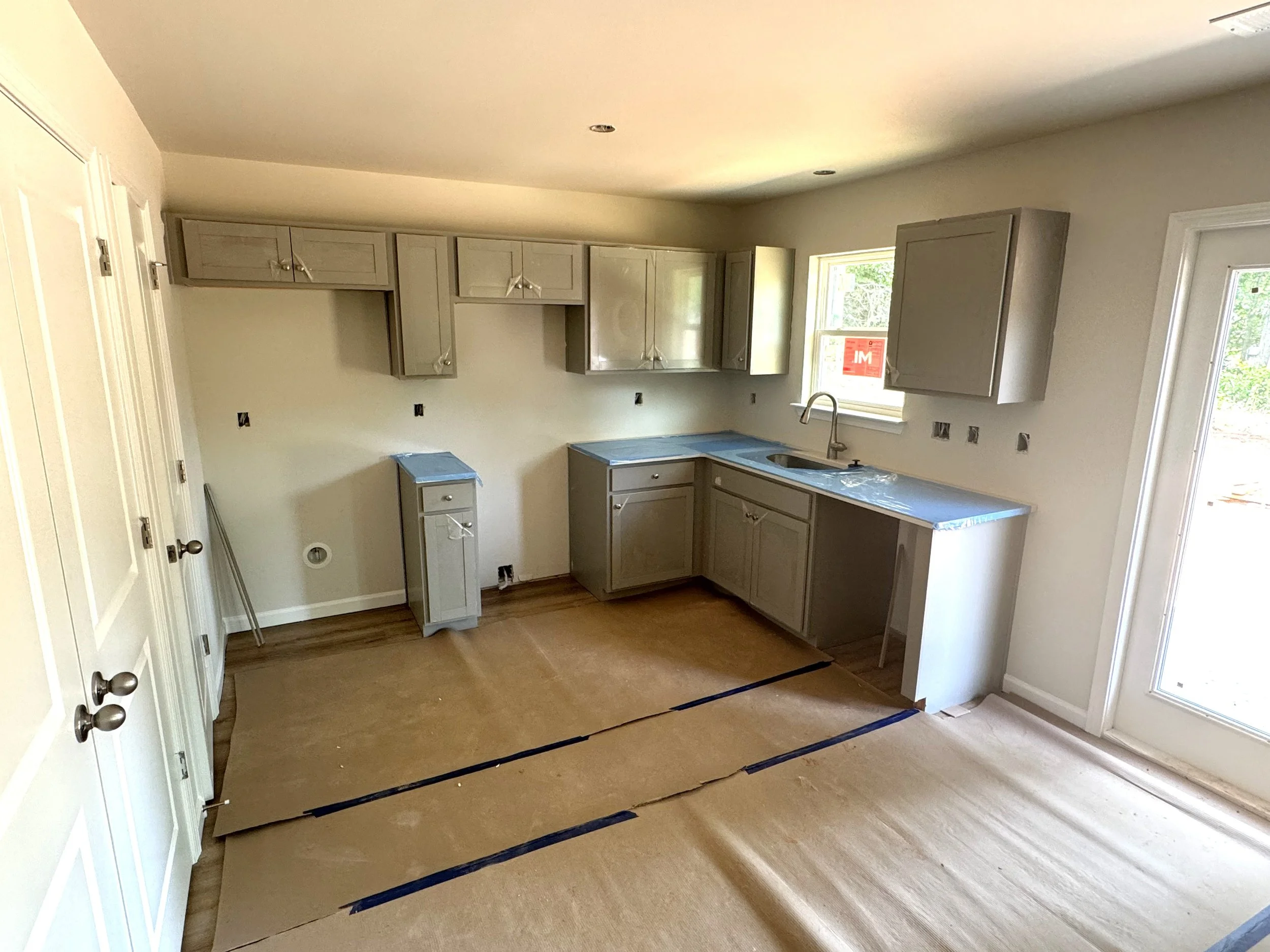 431 kitchen.jpg
