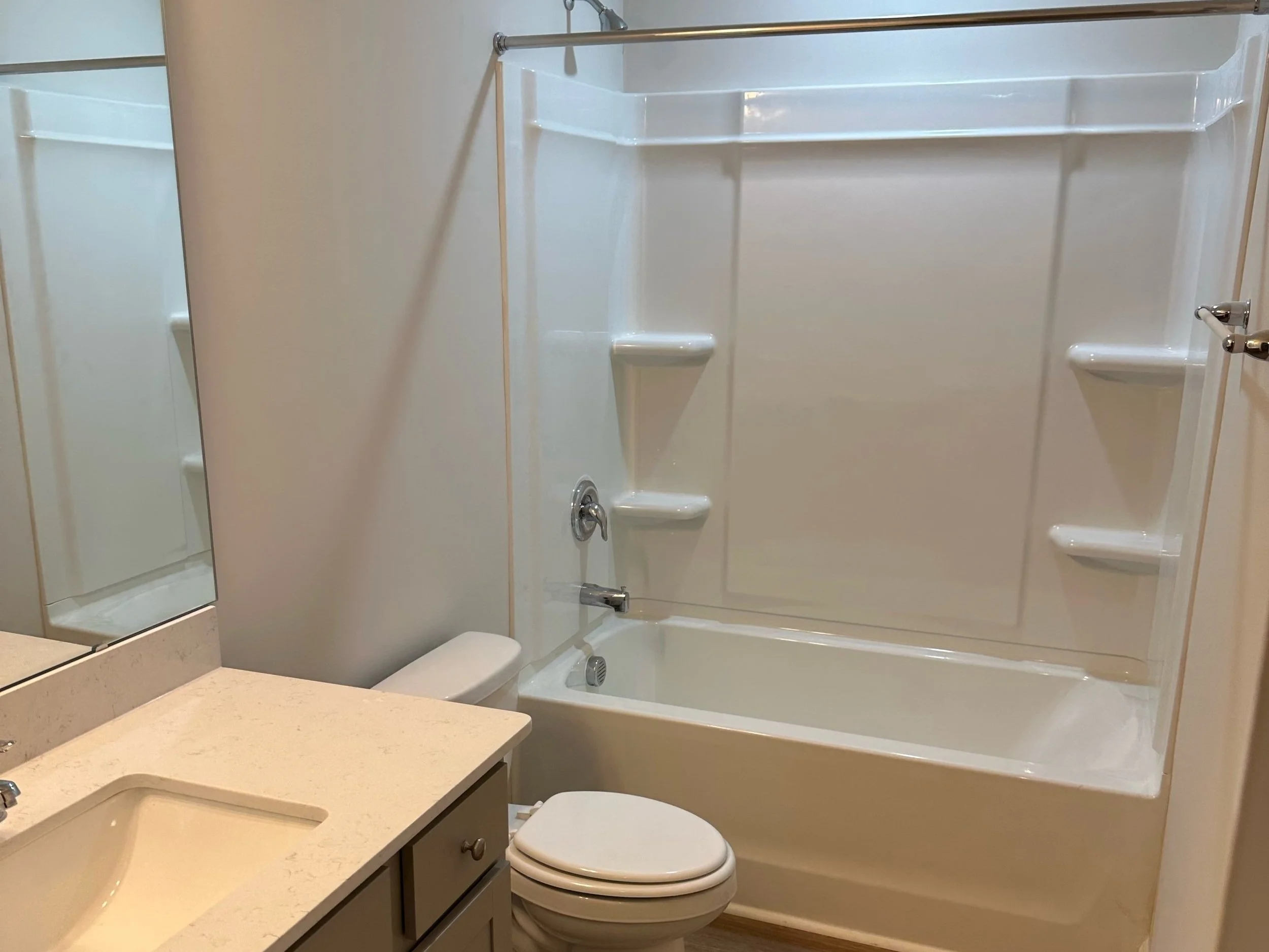 Main Level Full Bath.jpg