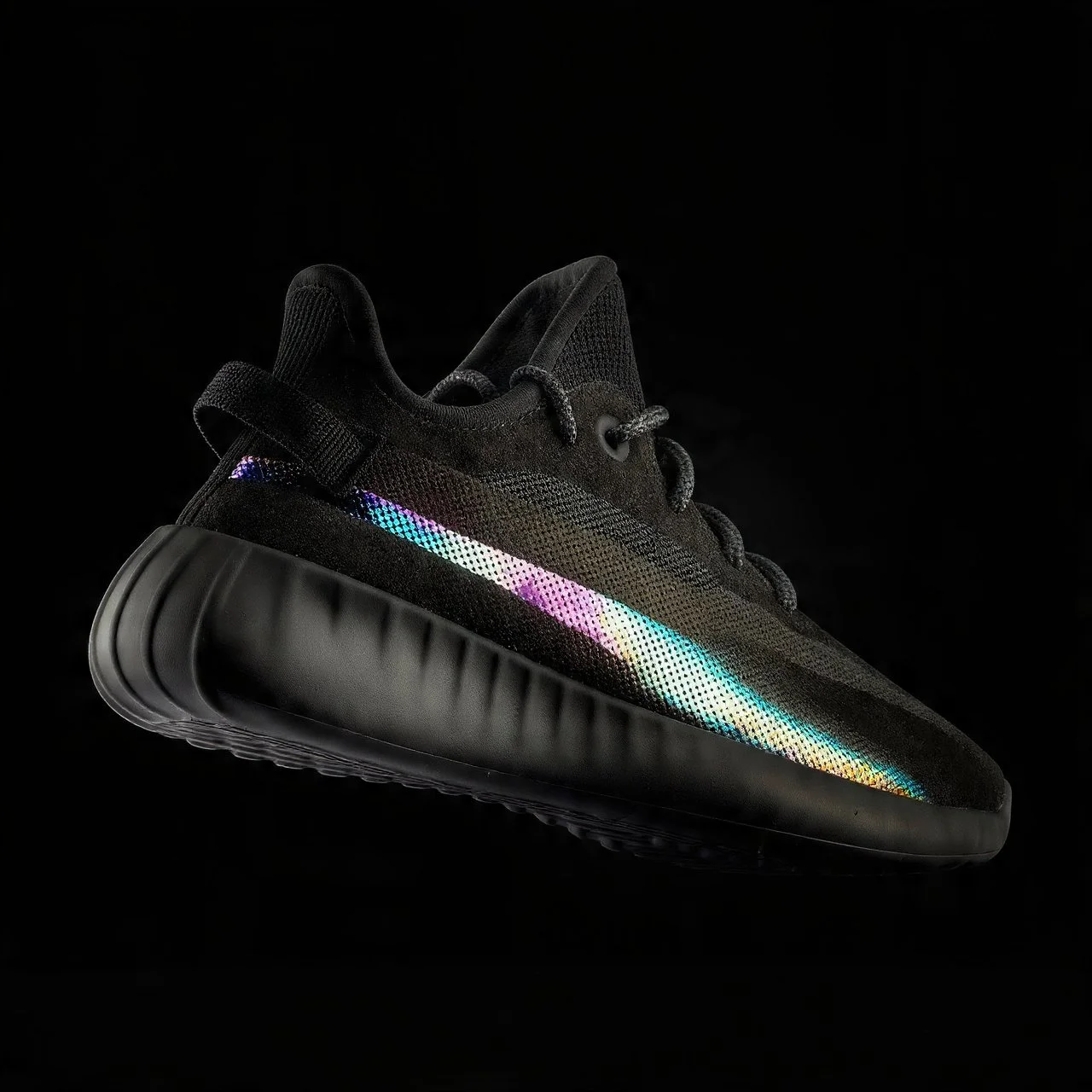 ye_black_pair4_500.jpg
