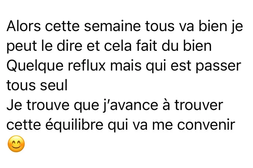 Texte en français exprimant une réflexion positive sur la semaine, la solitude, et la recherche d'équilibre personnel, accompagné d'un emoticon souriant.