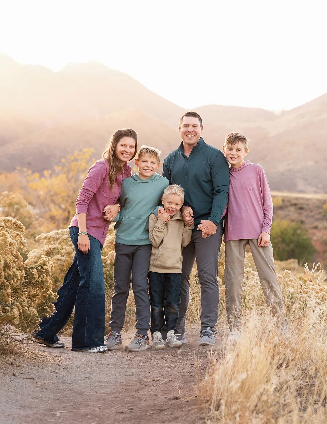 Boy moms, I got you!! Because I get you. 💕 24 years of being a boy mom and 20 years of capturing memories like these. Remaining 2025 dates are dwindling. Message me for info 

#denverphotographer #denverfamilyphotographer #denverphotography #familyp
