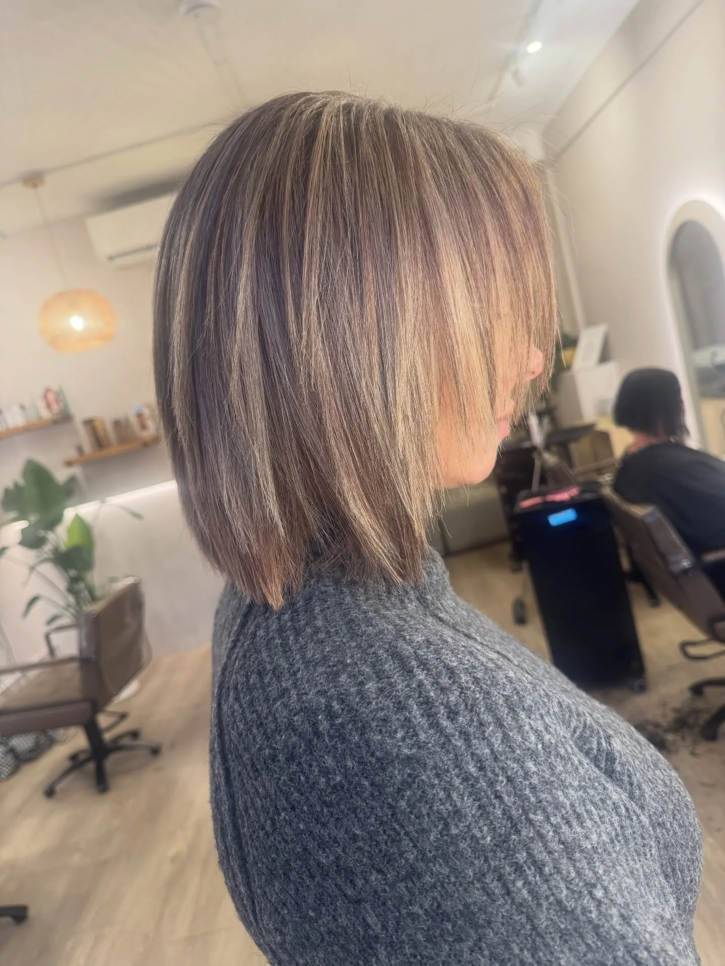 Book your colour correction today ✨

5 𝘩𝘰𝘶𝘳 𝘩𝘢𝘪𝘳 𝘵𝘳𝘢𝘯𝘴𝘧𝘰𝘳𝘮𝘢𝘵𝘪𝘰𝘯 

𝘖𝘶𝘳 𝘢𝘪𝘮 𝘸𝘢𝘴 𝘵𝘰 𝘮𝘰𝘷𝘦 𝘢𝘴 𝘮𝘶𝘤𝘩 𝘳𝘦𝘥 𝘢𝘴 𝘱𝘰𝘴𝘴𝘪𝘣𝘭𝘦！
𝘏𝘦𝘳 𝘦𝘯𝘥 𝘨𝘰𝘢𝘭 𝘪𝘴 𝘵𝘰 𝘥𝘰 𝘢 𝘨𝘳𝘦𝘺 𝘣𝘭𝘦𝘯𝘥 🤍

𝘚𝘸𝘪𝘱𝘦 𝘧𝘰𝘳 