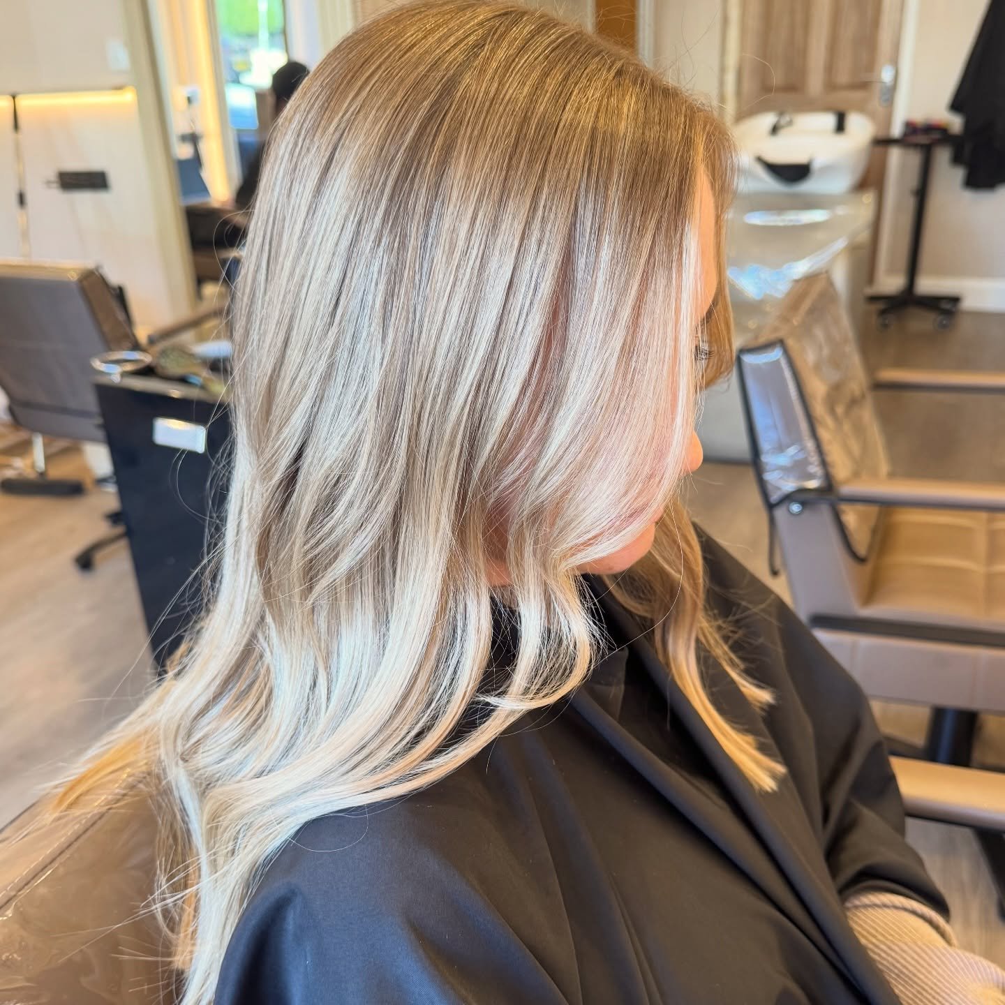 Low maintenance dimensional blonde ✨