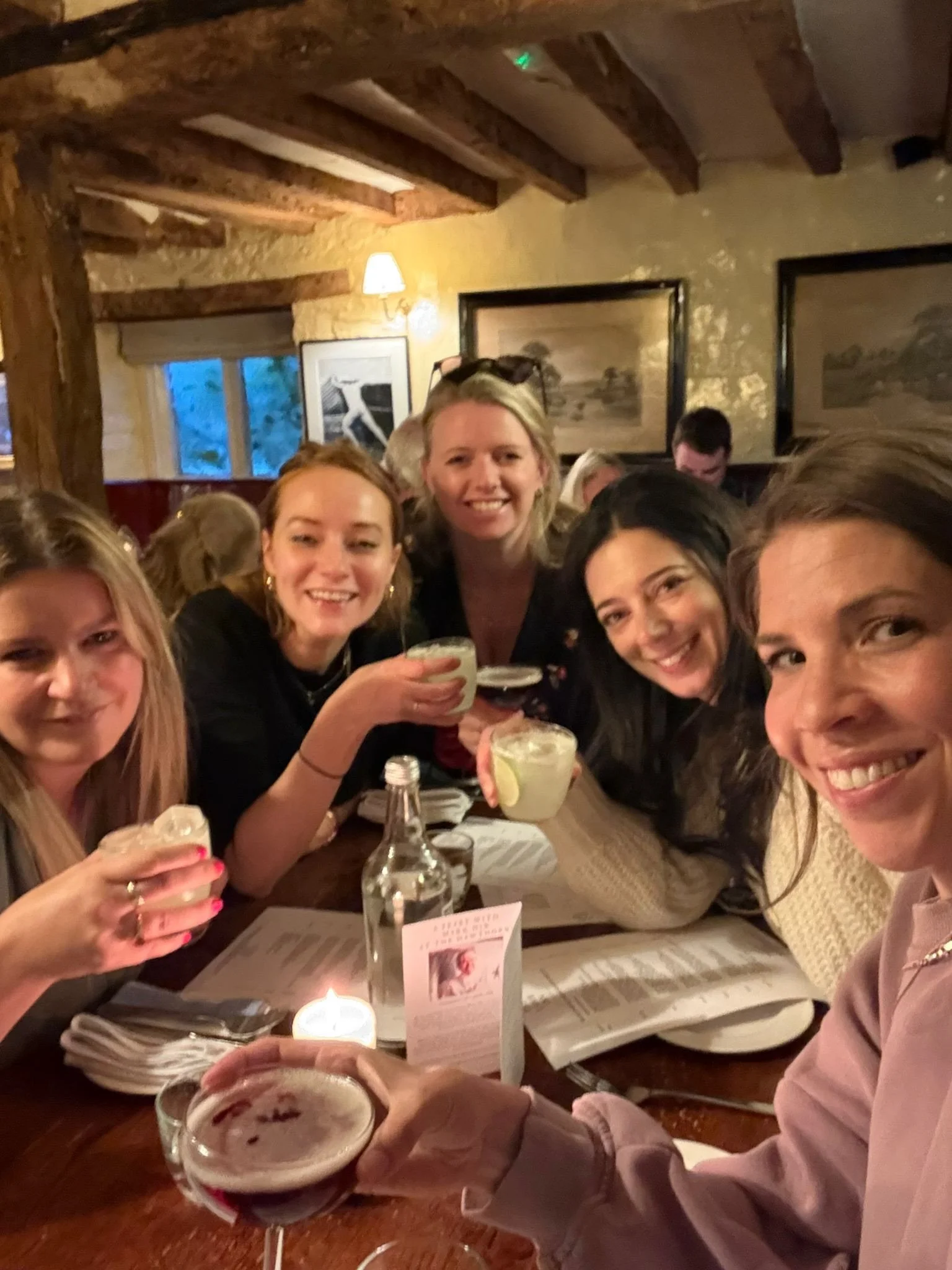 Swooning over every beautiful building I pass (!), alongside long walks, great food and wine&hellip; while appreciating uninterrupted time with my best school mates. What a weekend 💖

#Cotswolds #planningconsultant #girlsweekend #cotswoldarchitectur
