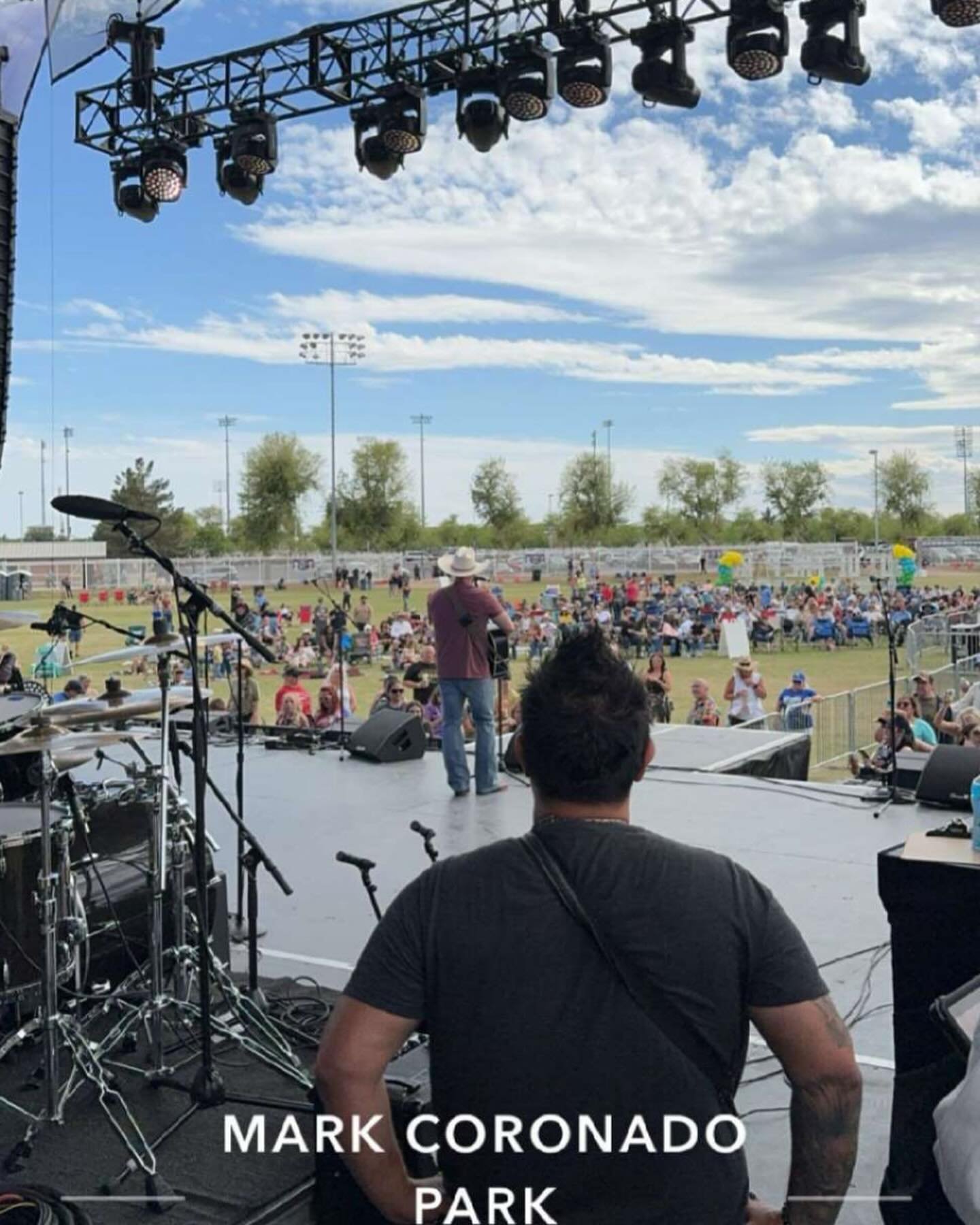Had a great time jamming in Surprise, Az with @huntleymusic and all the other great musicians and fans at the @outoftheparkmusicfest 🙌🎶 We&rsquo;ll see you next year!!! #musicfestival #livemusic