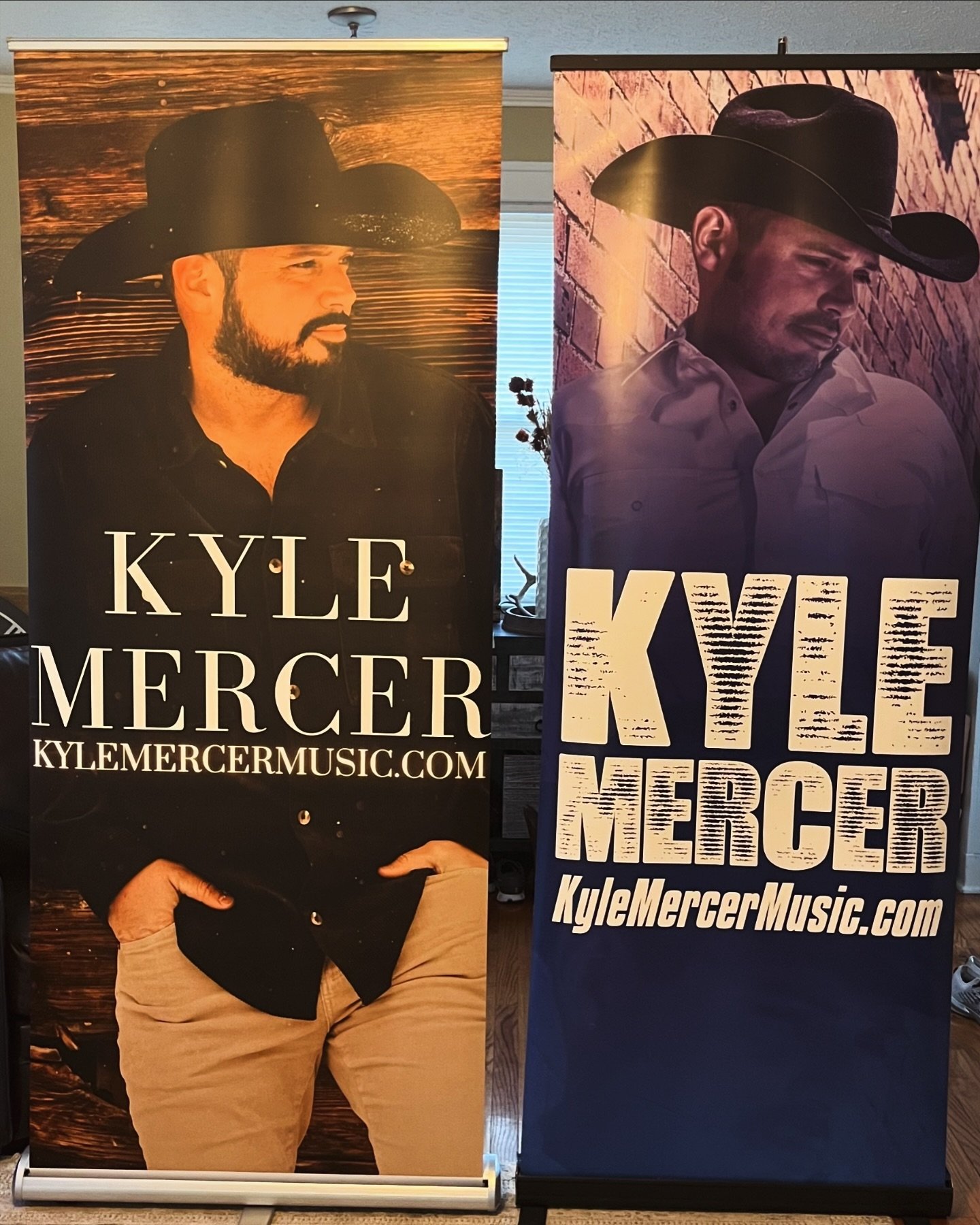 I guess I&rsquo;m starting a collection 🤠
⬇️⬇️⬇️
You can stream my new album &ldquo;Hard Workin&rsquo; Man&rdquo; on all music platforms🎶 OR order your OWN physical autographed copy on my website🤘
#banners #kylemercermusic #countrymusic #newmusic 