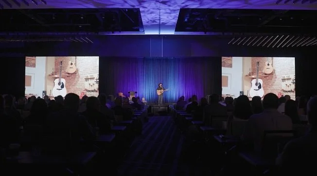 I wanted to share a special performance I did in Nashville, Tn. Thank you for having me play, for all the hard working people behind the scenes that made this happen, and thanks to @garthbrooks for recoding this song along with @tonyaratamusic for wr