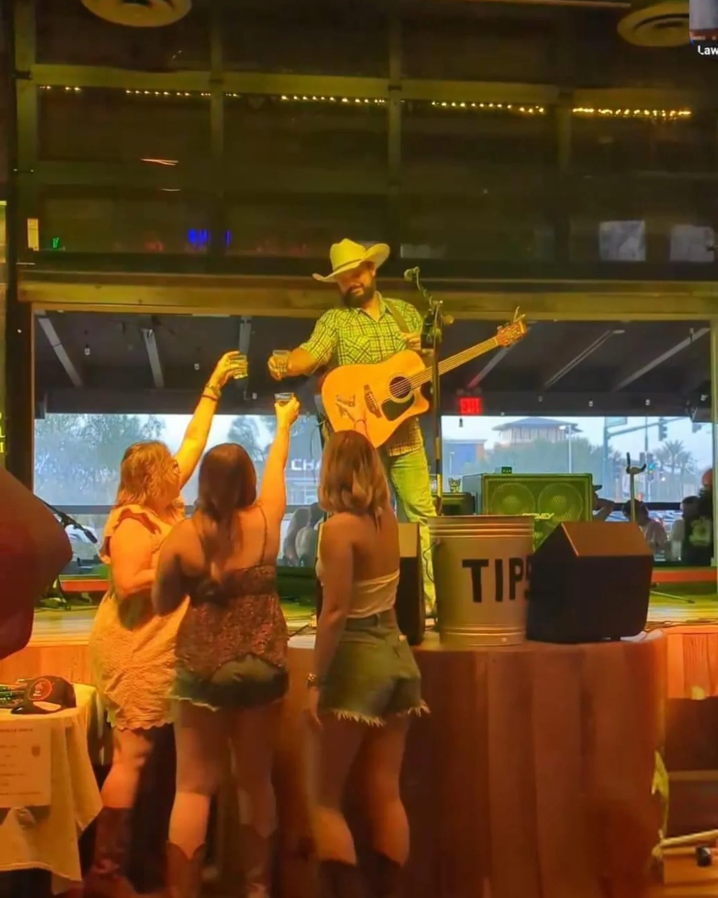 Thanks to @stilleryhappyvalley for having me play! We had fun shows, so many fans, and what a damn good time🙌🤠

🎶🎶🎶✅
#countrymusic #kylemercermusic #livemusic #songwriter #musicartist #nashvilletoaz 
#fans @centurymusicgroup.nashville