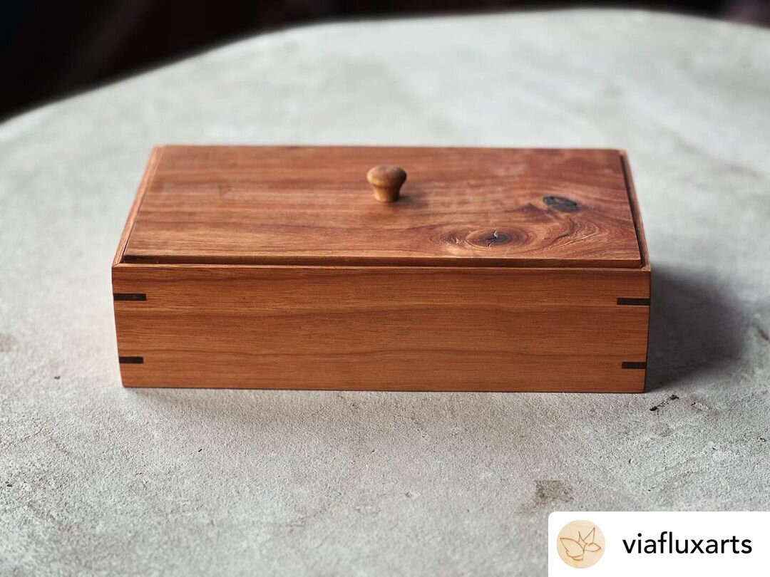 Loving the grain composition on this gorgeous box built by one of our favorite regulars, Lena of @viafluxarts.

We're not offering Build a Box again until November BUT if you're into fine work and precision, check out our Tiny House Interior and Exte