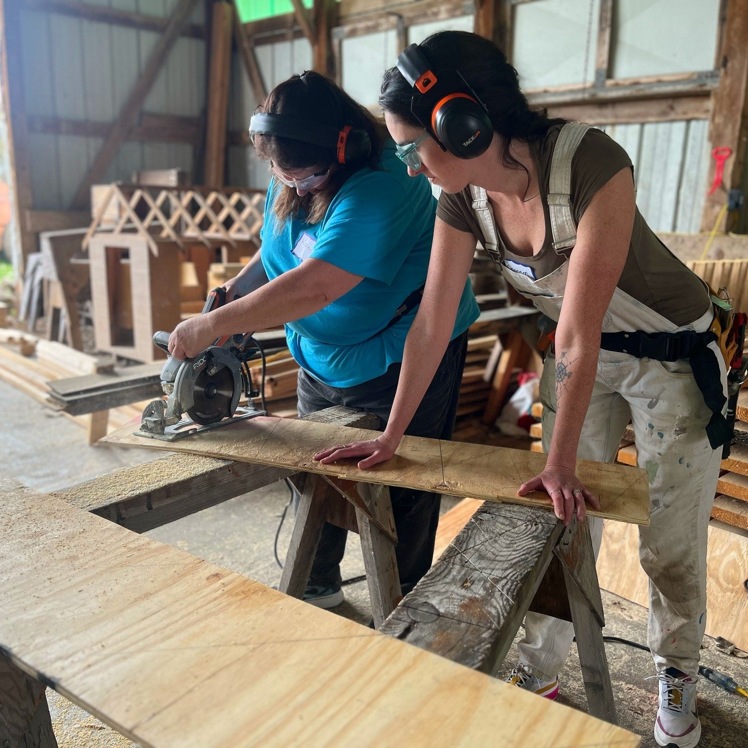 Seeing moms and daughters learn carpentry together is always a beautiful thing. Happy Mother's Day, everyone! ❤️

#carpentryforwomen #mothersday #builtbyhand #keepcraftalive #ithaca #trumansburg