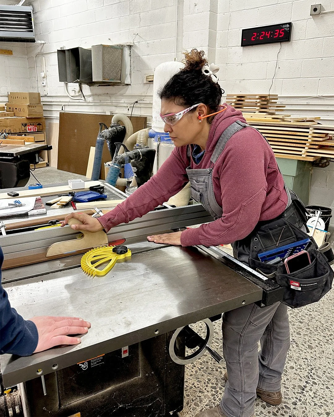 🚨 Last minute opening in Build a Box this Thursday-Friday, Nov. 13-14! Join us in time to build a beautiful holiday gift or treasured keepsake. ✨ Not available this week? We have another session coming up in February!

SIGN UP: https://hammerstonesc