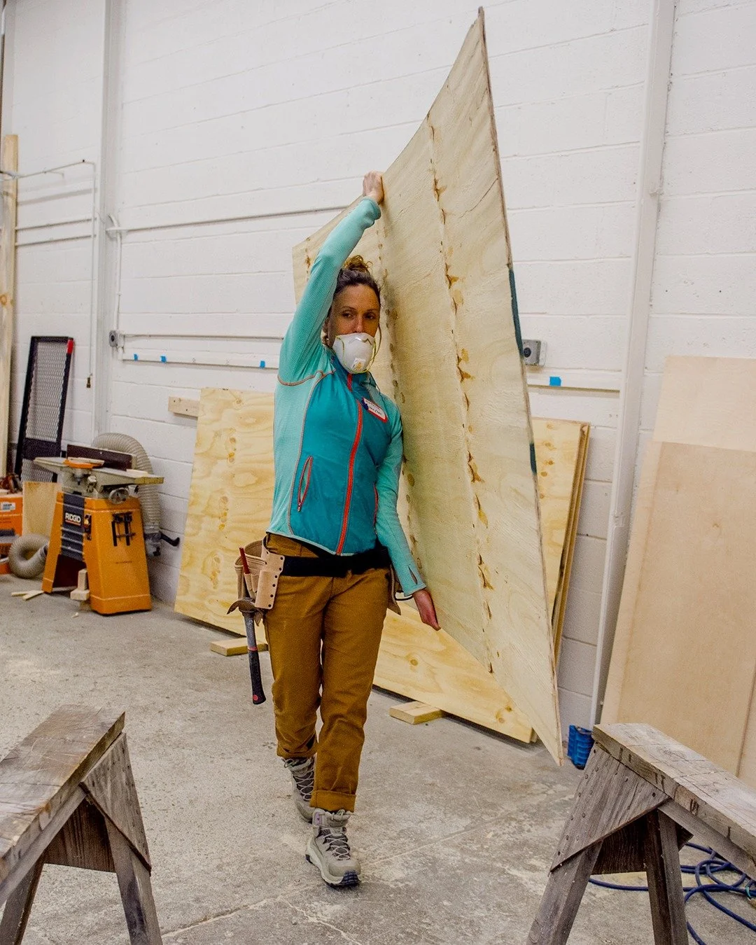 🚨 Only a FEW spots left in Basic Skills this January! Learn how to safely carry a full sheet of plywood *on your own* plus all the power tool essentials you need to get started on DIY projects. Carrying plywood is one of those tasks where technique 
