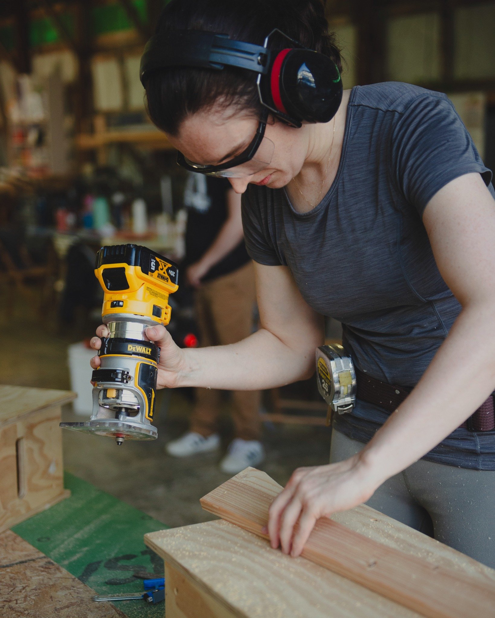 NEW! An evening tutorial on the simple yet wildly versatile tool known as the router! Join us on March 11th for a rundown on safety and technique with plenty of time for practice.

SIGN UP: hammerstoneschool.org/events/router-tutorial-20260311

The r