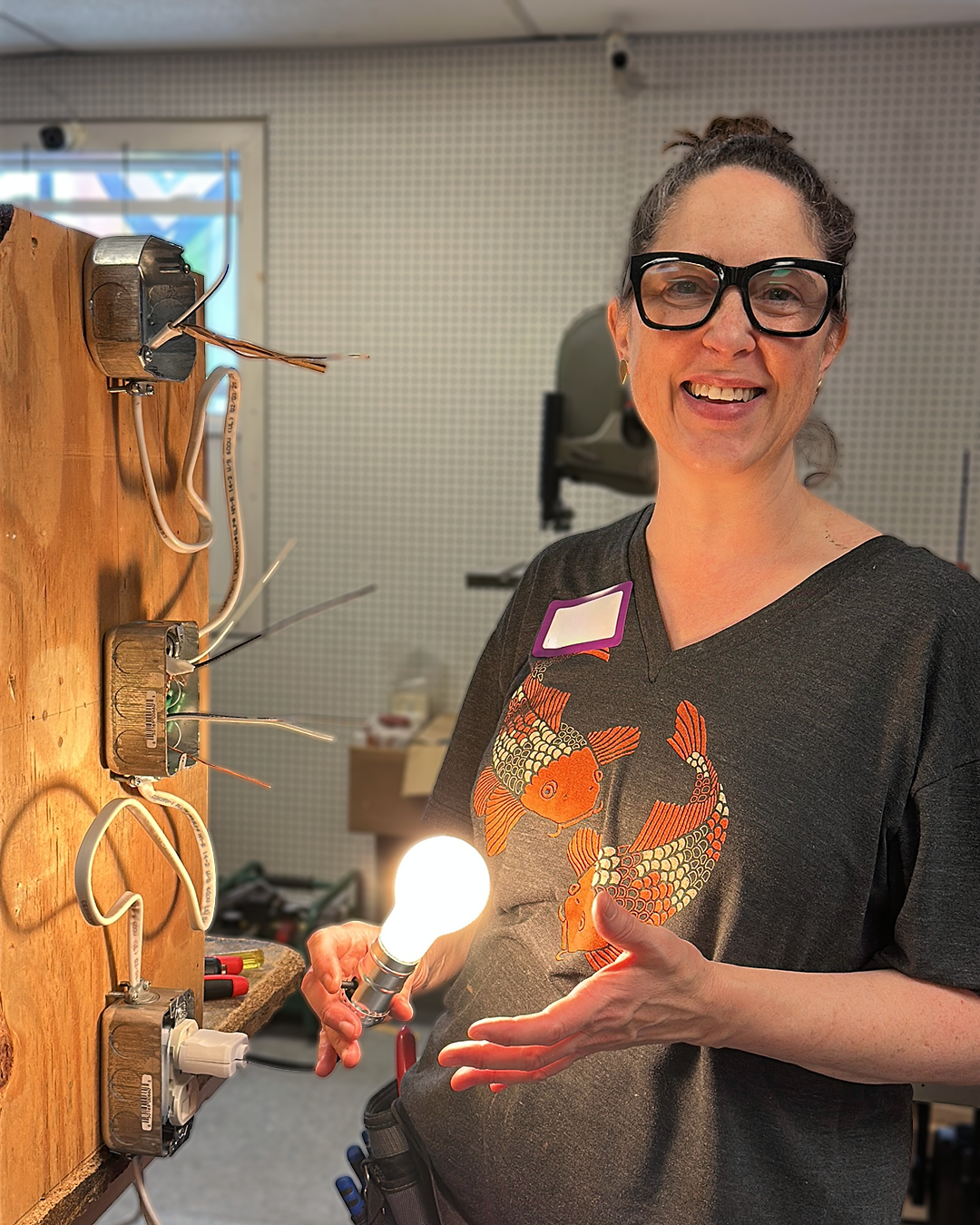 electric smiling lightbulb 2 2025 1080.png