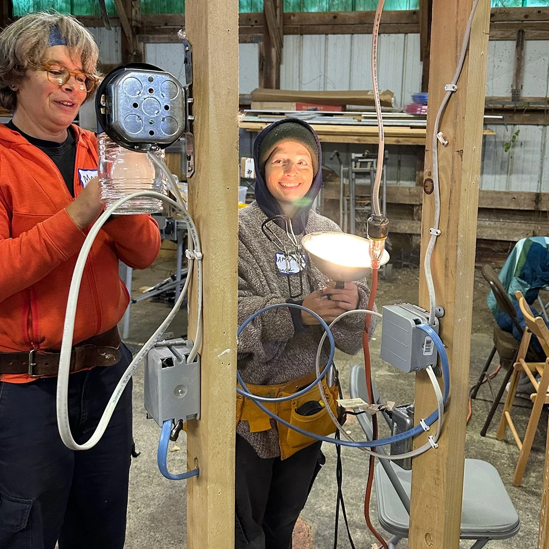 intro electric amanda glow 1080 1080.jpg