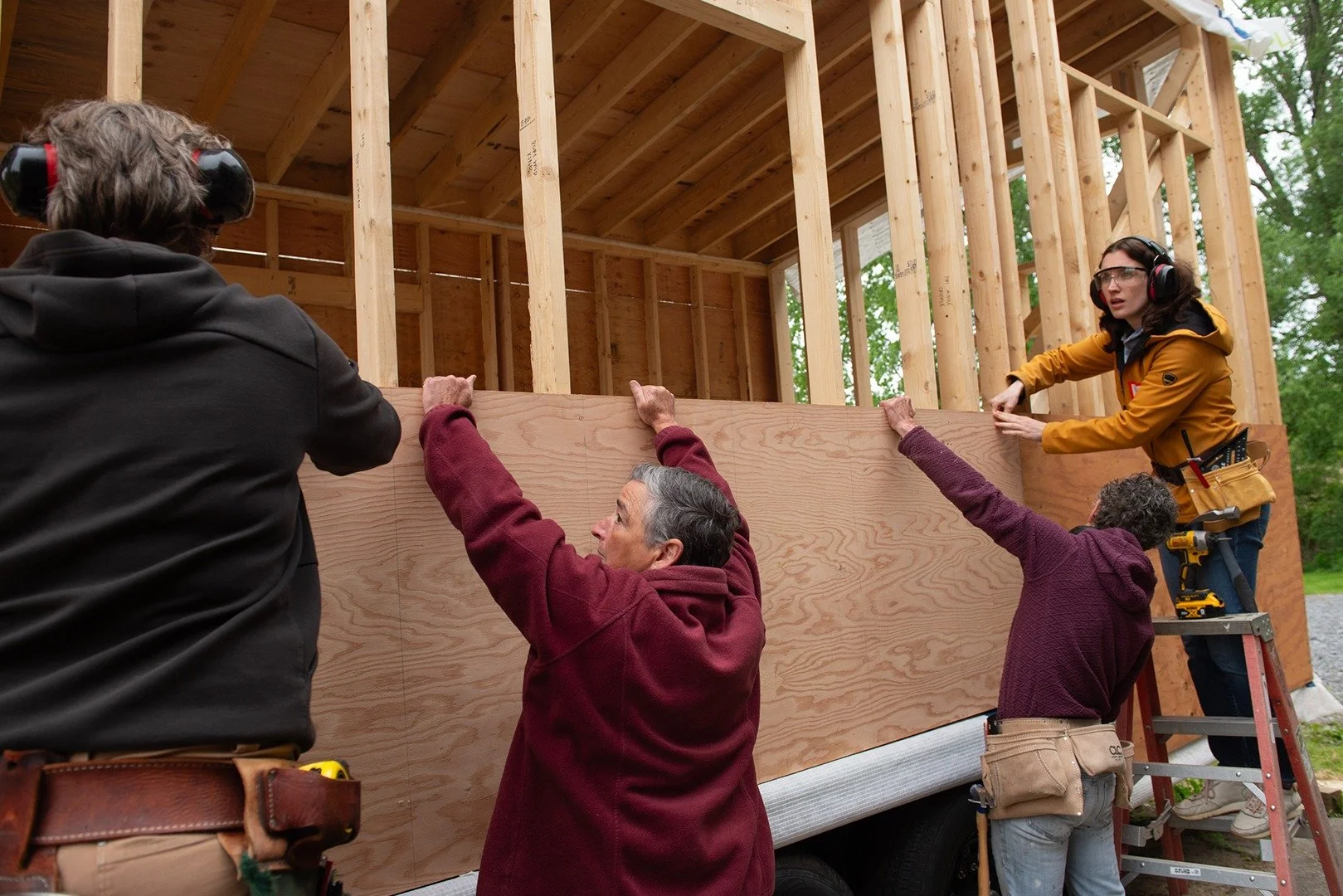 *NEW 2-day class on Tiny House Sheathing!*

Join us May 28-29 for a crash course on an essential step in any build: installing sheathing. The sheathing on your house does three things. It keeps walls square and stable, it provides a nailing surface f