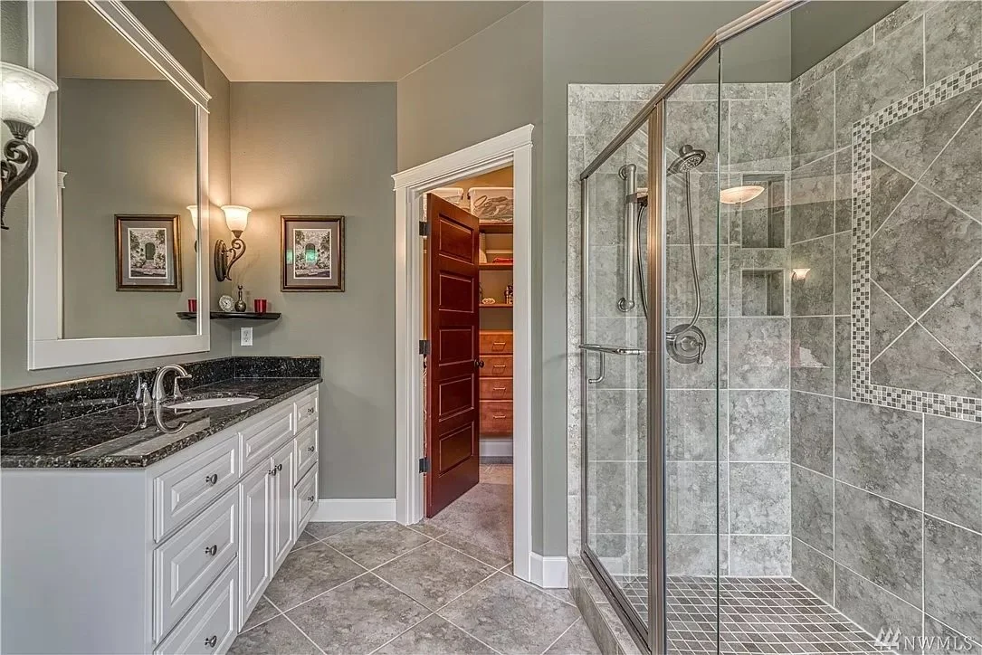 Master Bath.jpg