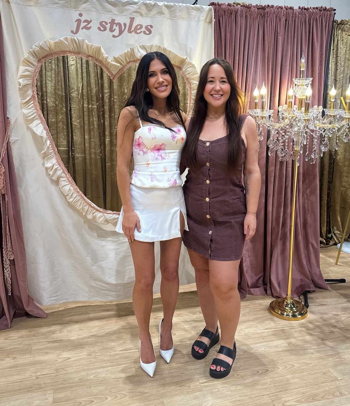 Premiere Orlando 2026 ✂️🧚🏼&zwj;♀️💕 Surround yourself with people who inspire you to level up. ✨ A day spent with some of the industry&rsquo;s most influential artists is a day well spent. 🤍 
So many new products and tools I&rsquo;m introducing at