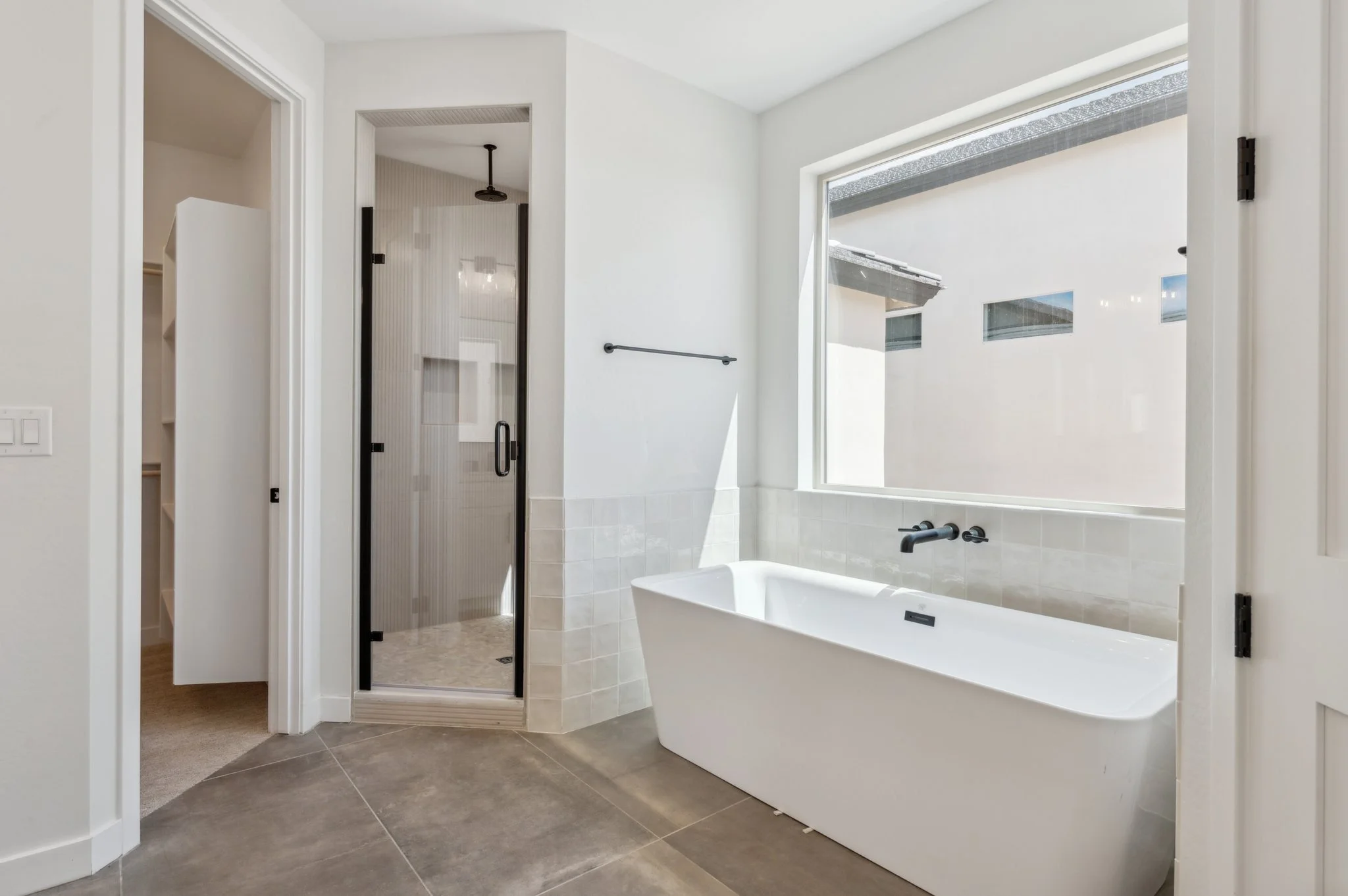 ALoe Bathroom.jpg