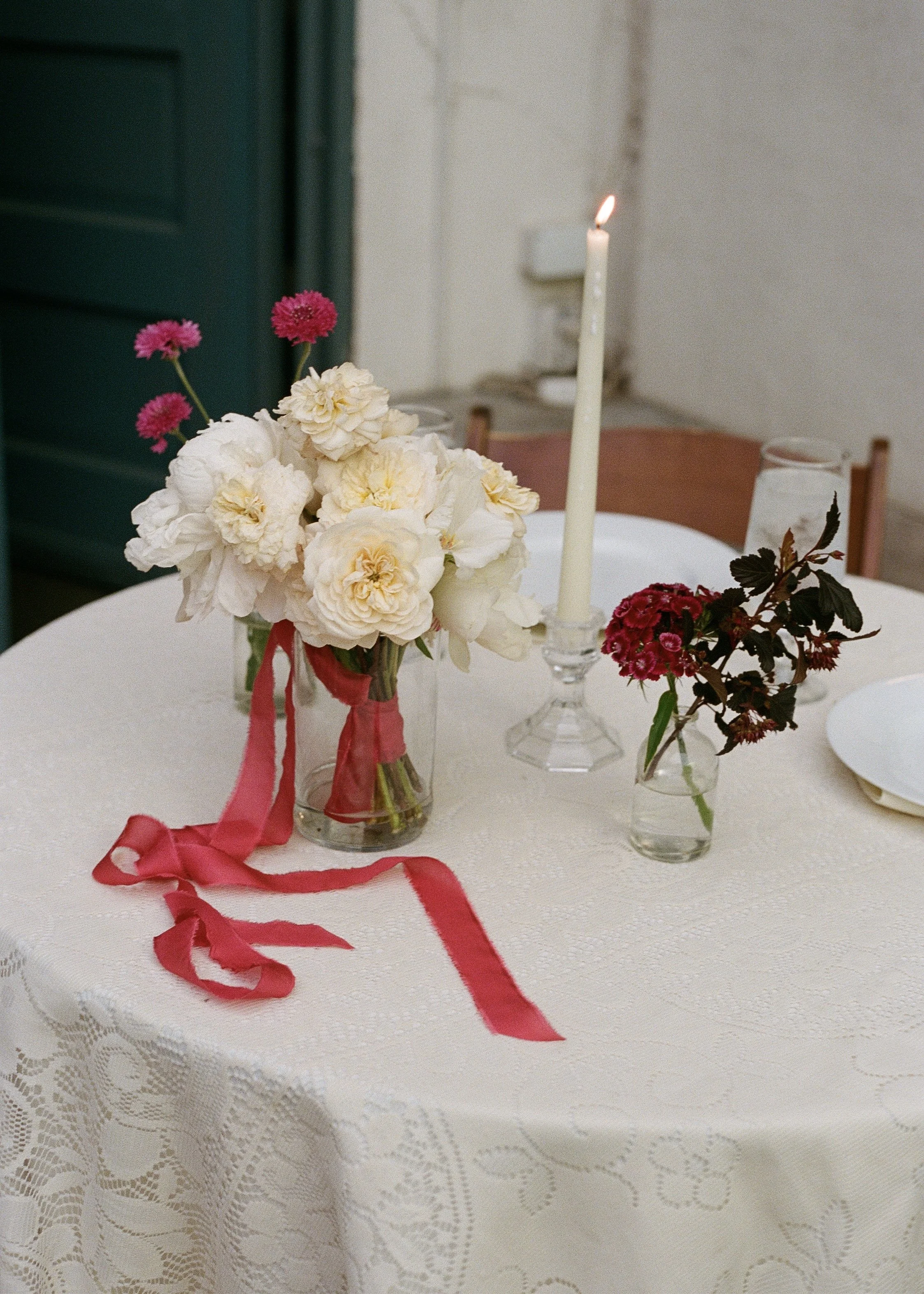 philadelphia-film-wedding-photographer-bouqet.jpg