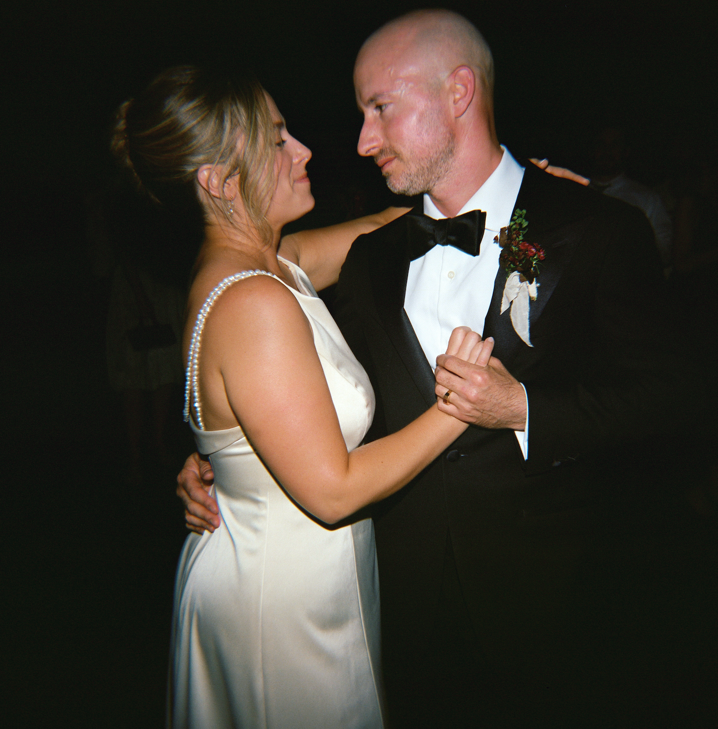 philadelphia-film-wedding-photographer-candid-first dance-holga.png