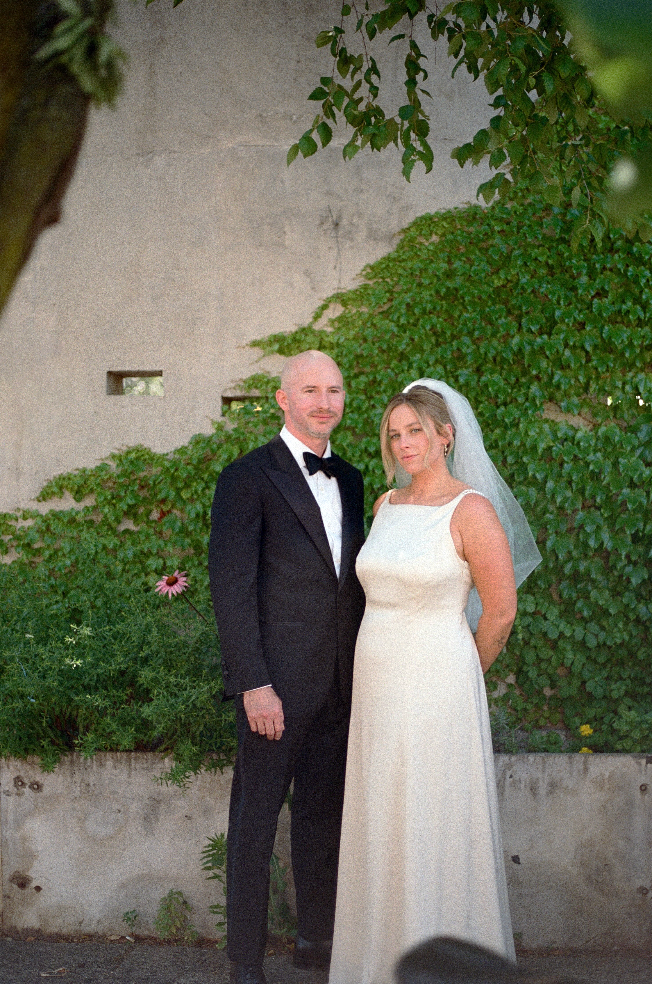 philadelphia-film-wedding-photographer-candid-maas building.png