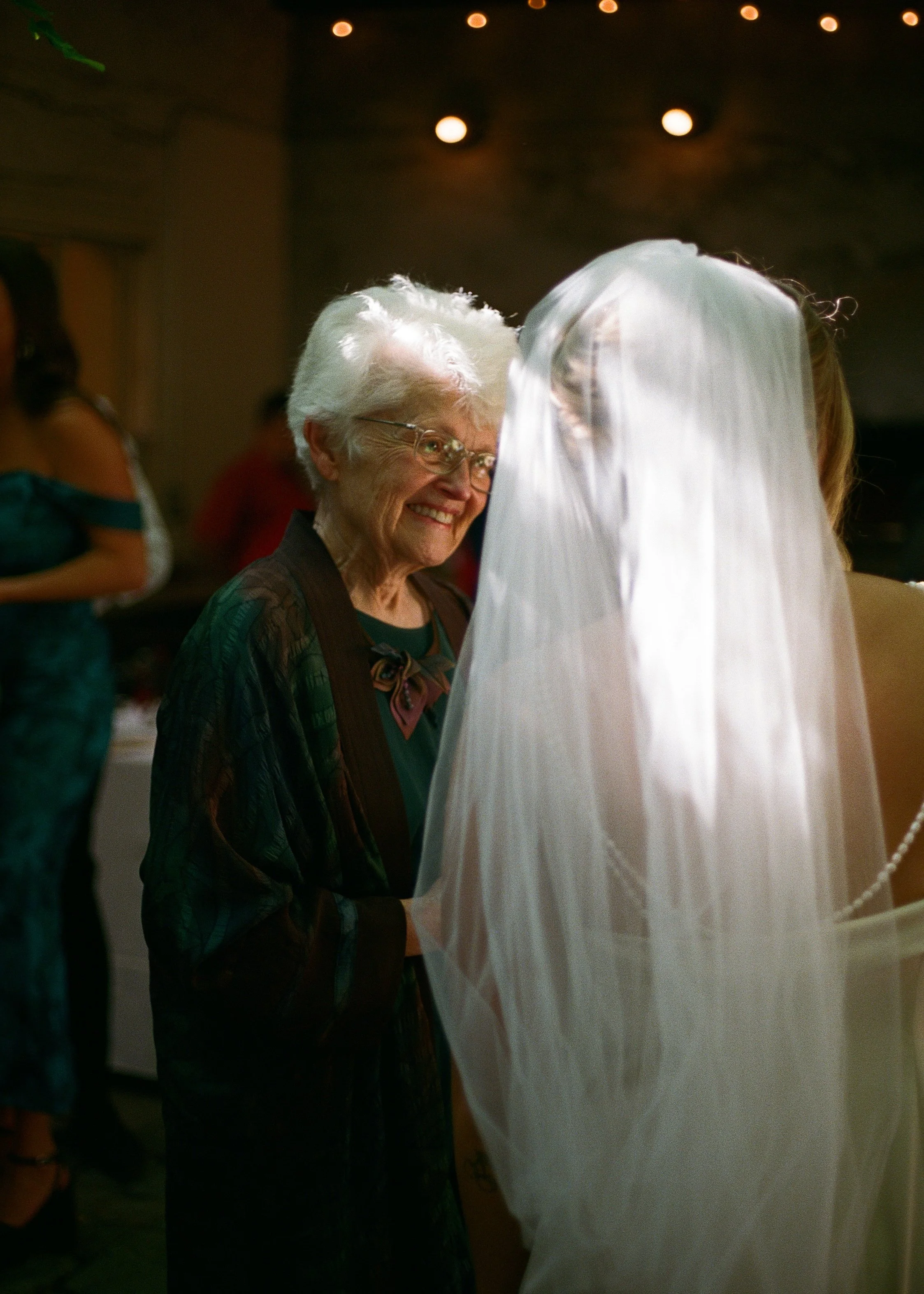philadelphia-film-wedding-photographer-candid-grandmother.JPG