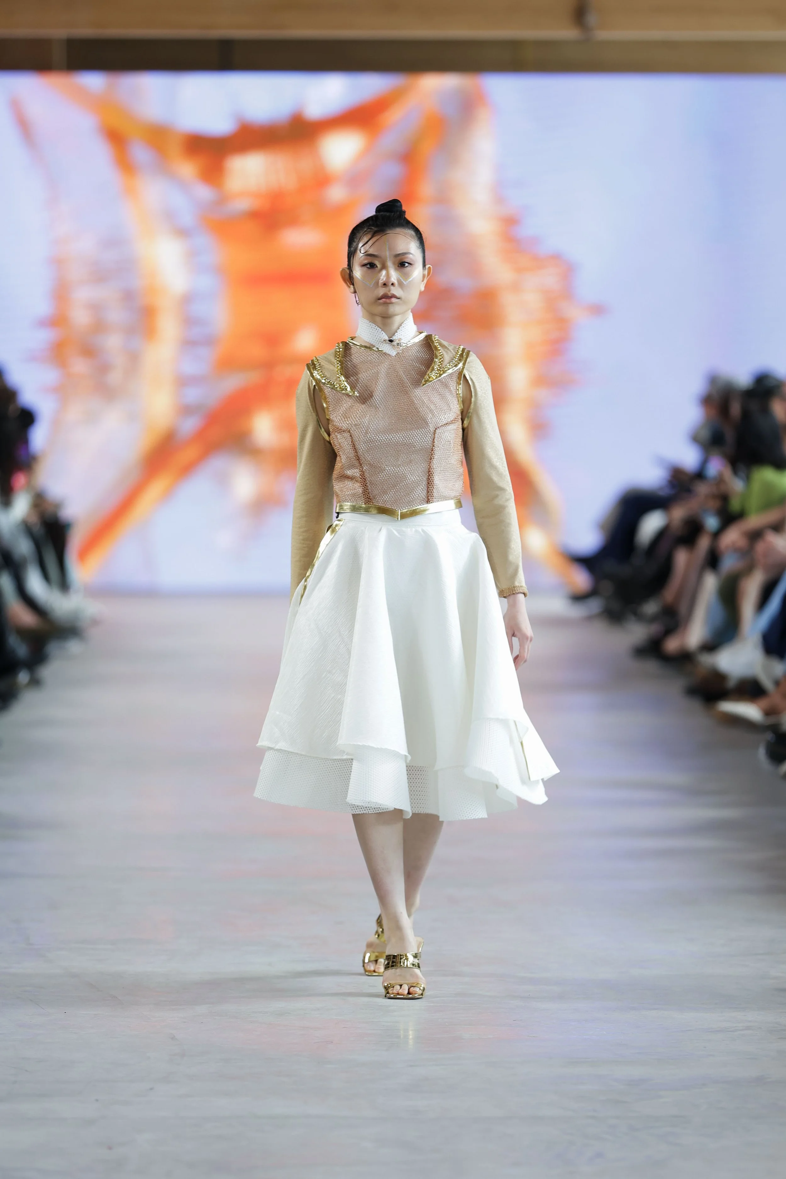05_primary_TheCloakCollective_look2_day4_@cosplay_@devansakaria.jpg