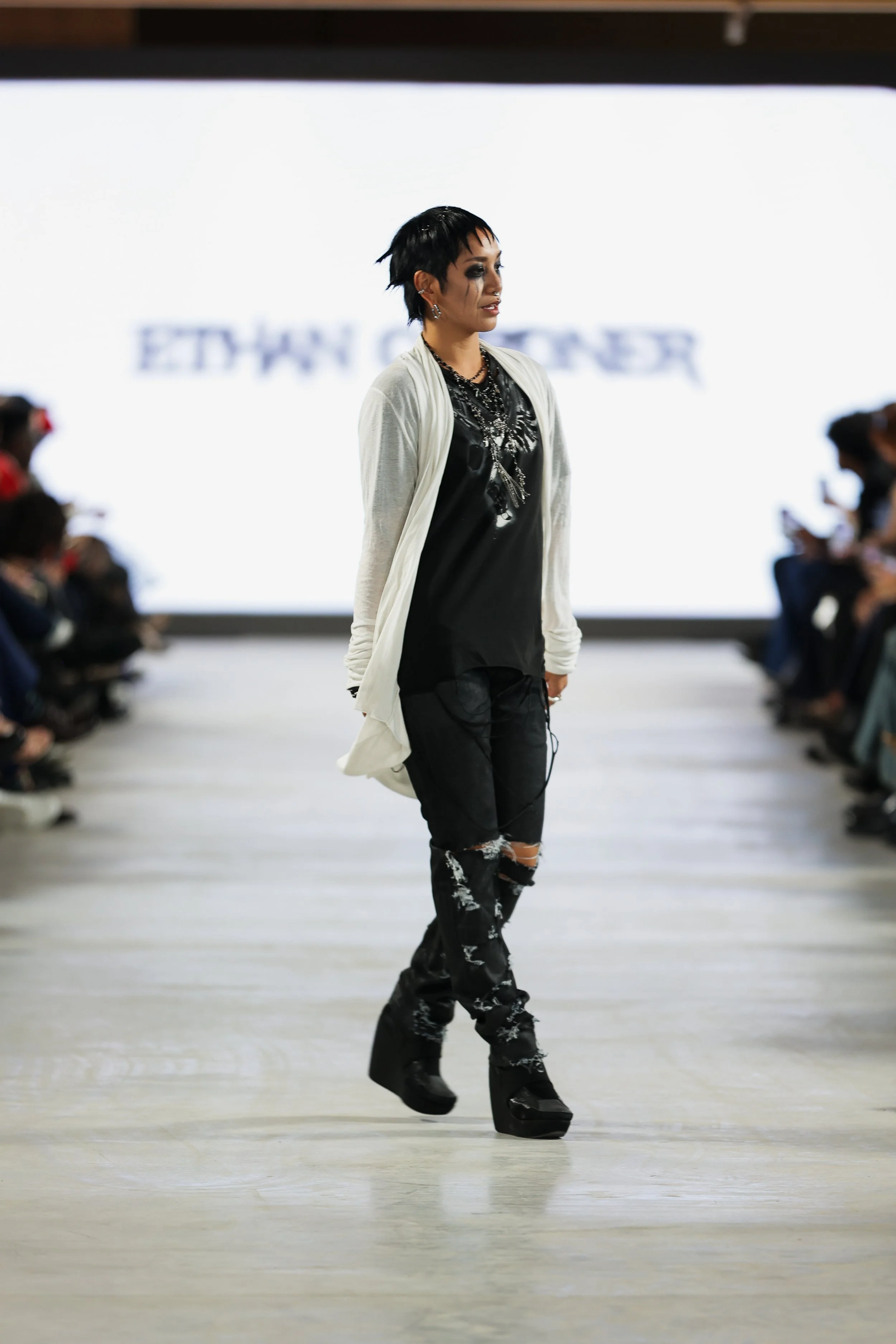 14_primary_EthanCordner_look6_day2_@cosplay_@devansakaria.jpg