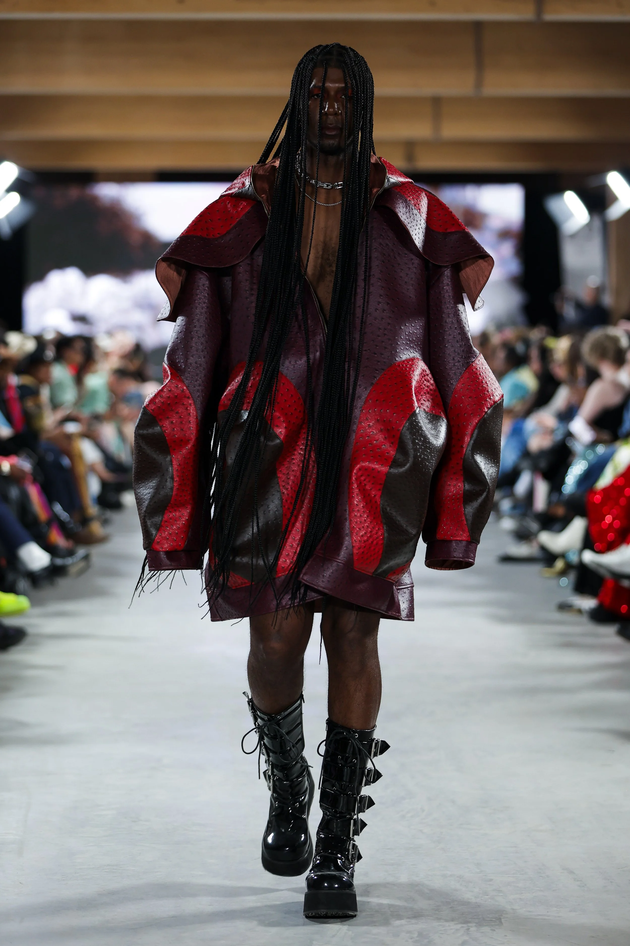 84primary_L'UomoStrano_look27_day1_@cosplay_@devansakaria.jpg