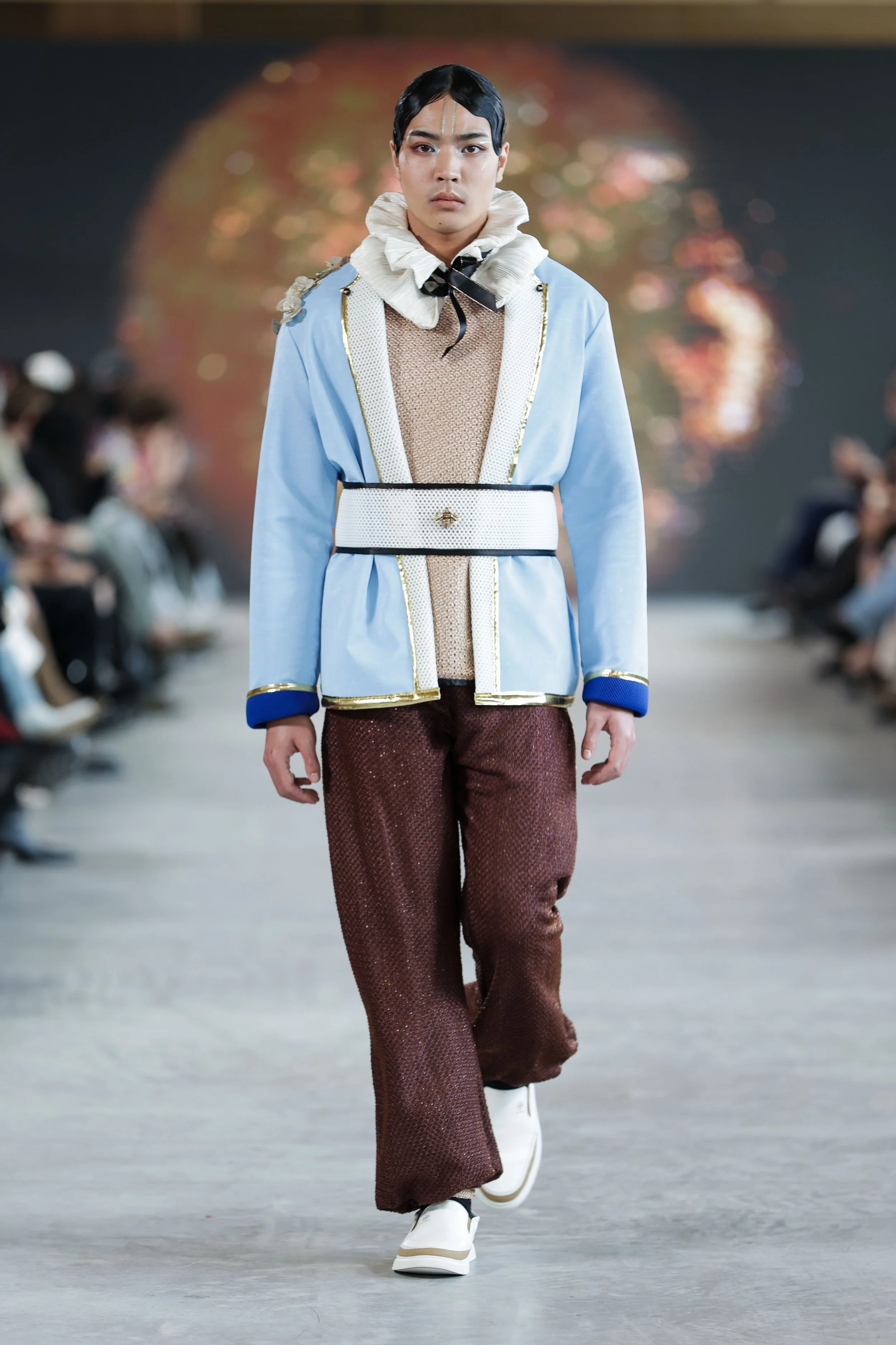 15_primary_TheCloakCollective_look6_day4_@cosplay_@devansakaria.jpg