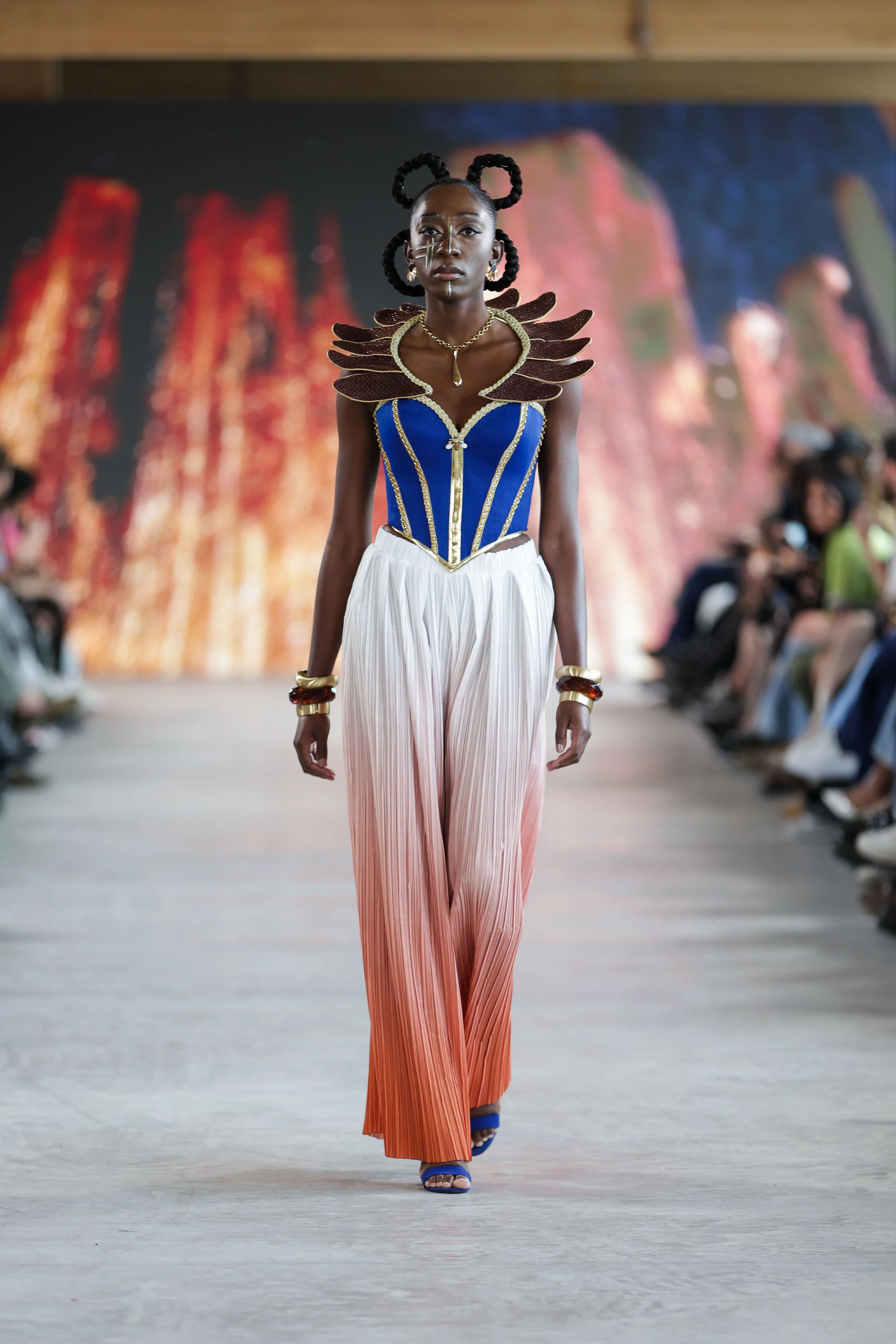 16_primary_TheCloakCollective_look7_day4_@cosplay_@devansakaria.jpg